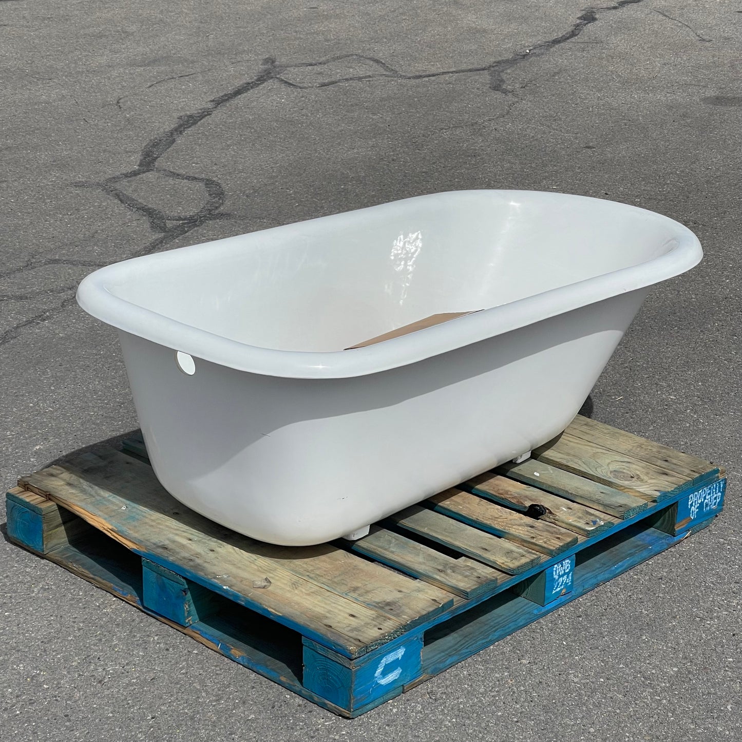 ZA@ Pallet of MIXED Freestanding Clawfoot Bathtub 60”x29”x18” (AS-IS)