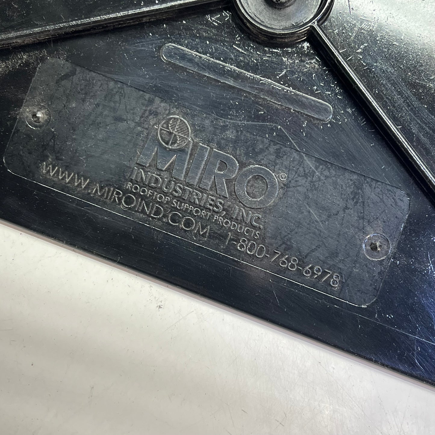 MIRO 12 Base Strut 12 Strut Rooftop Pipe Support 9"x15 1/4" Black 12-BS-12