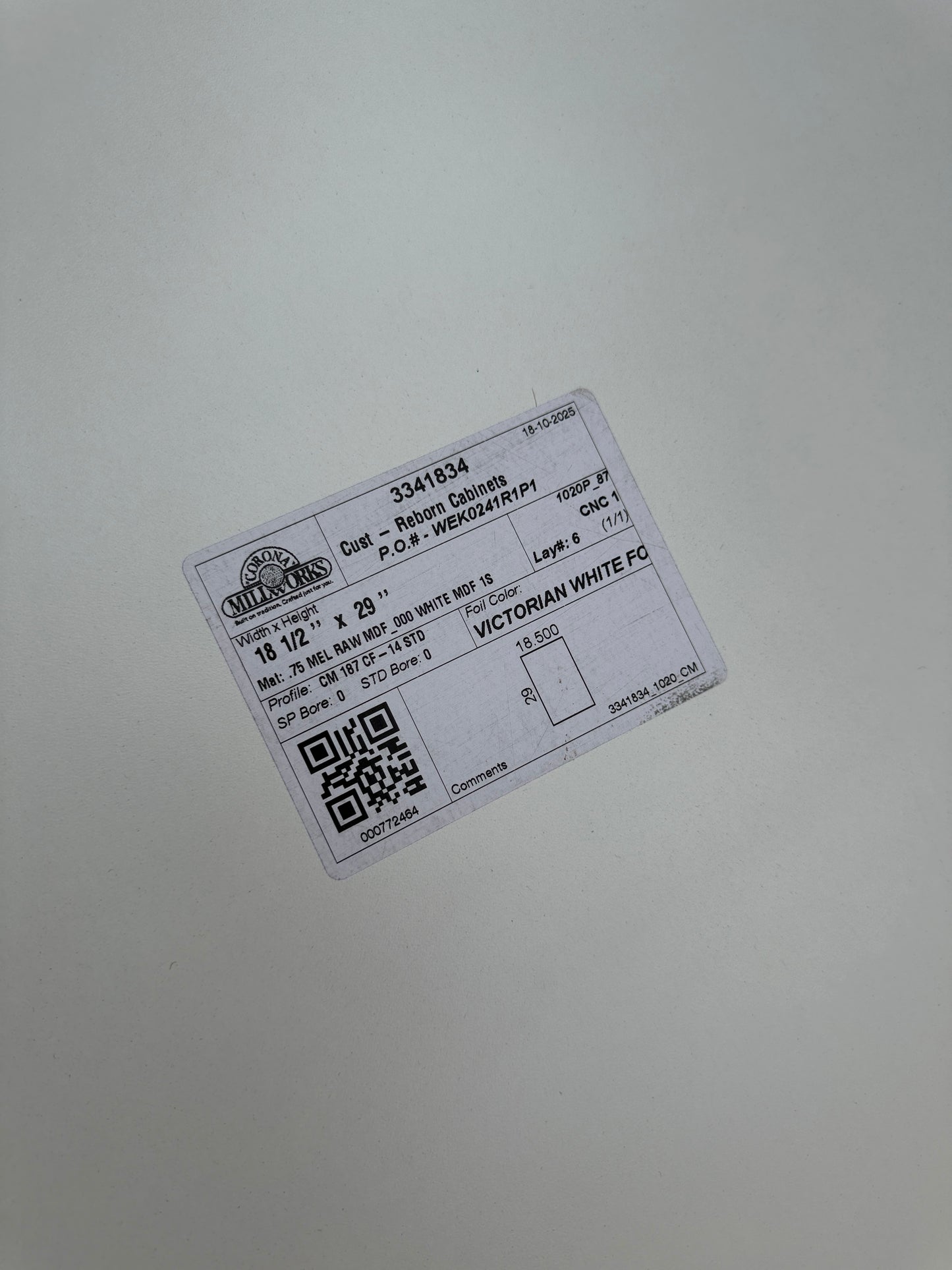 ZA@ Pallet of REBORN CABINETS Pressed Wood Cabinetry Parts Black, White (AS-IS)