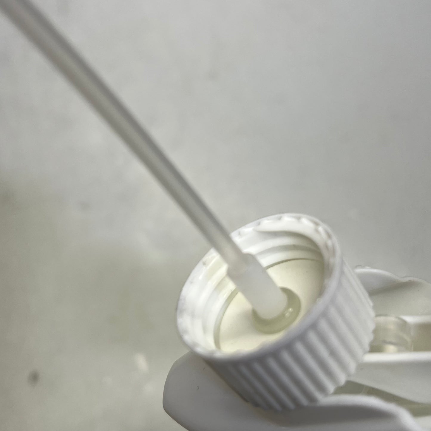 ZA@ Lot Of Plastic Stray Nozzle Bottle Lids 10" White