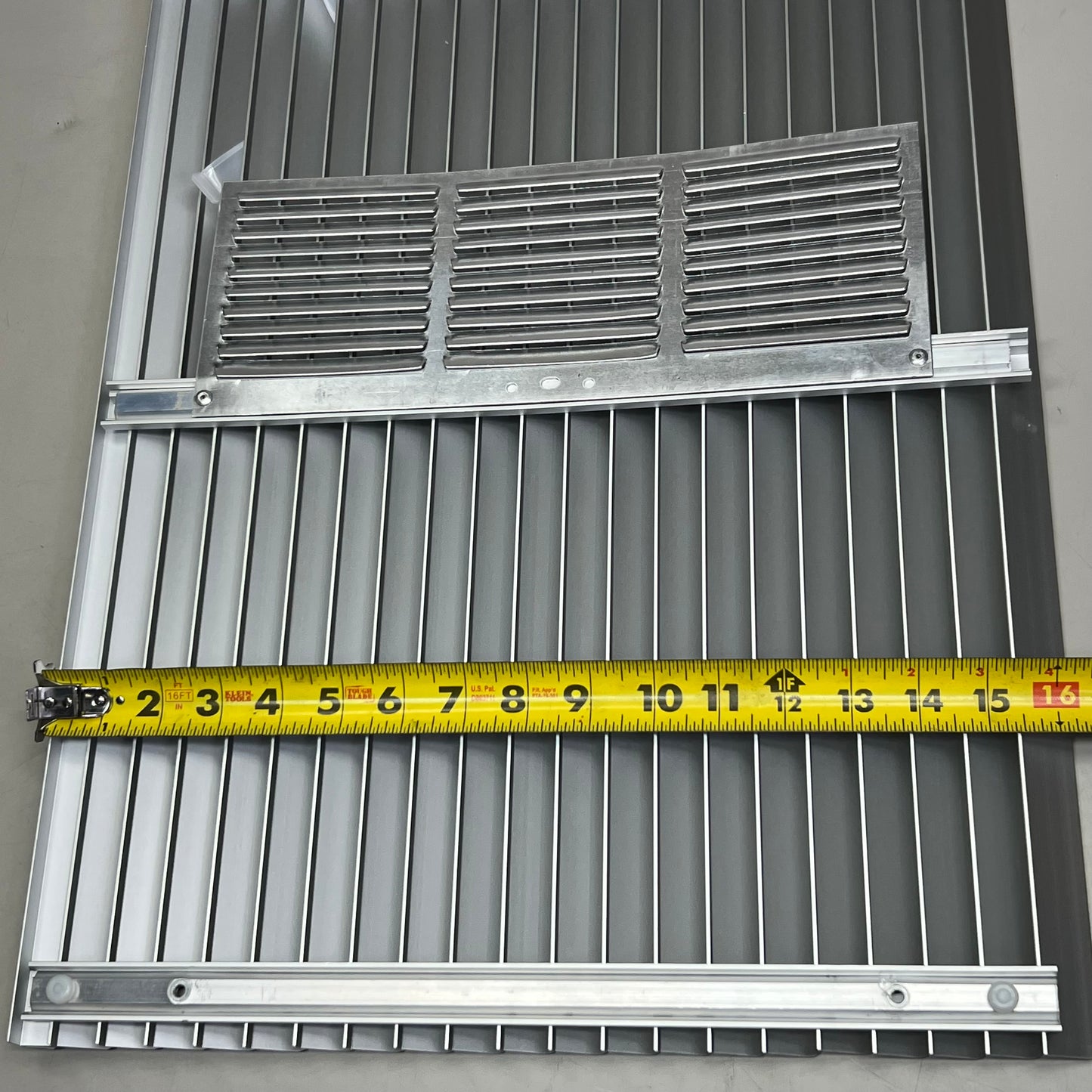 INFINITI Universal Extruded Architectural Grille Sz 41.5" L X 16" H 1119356