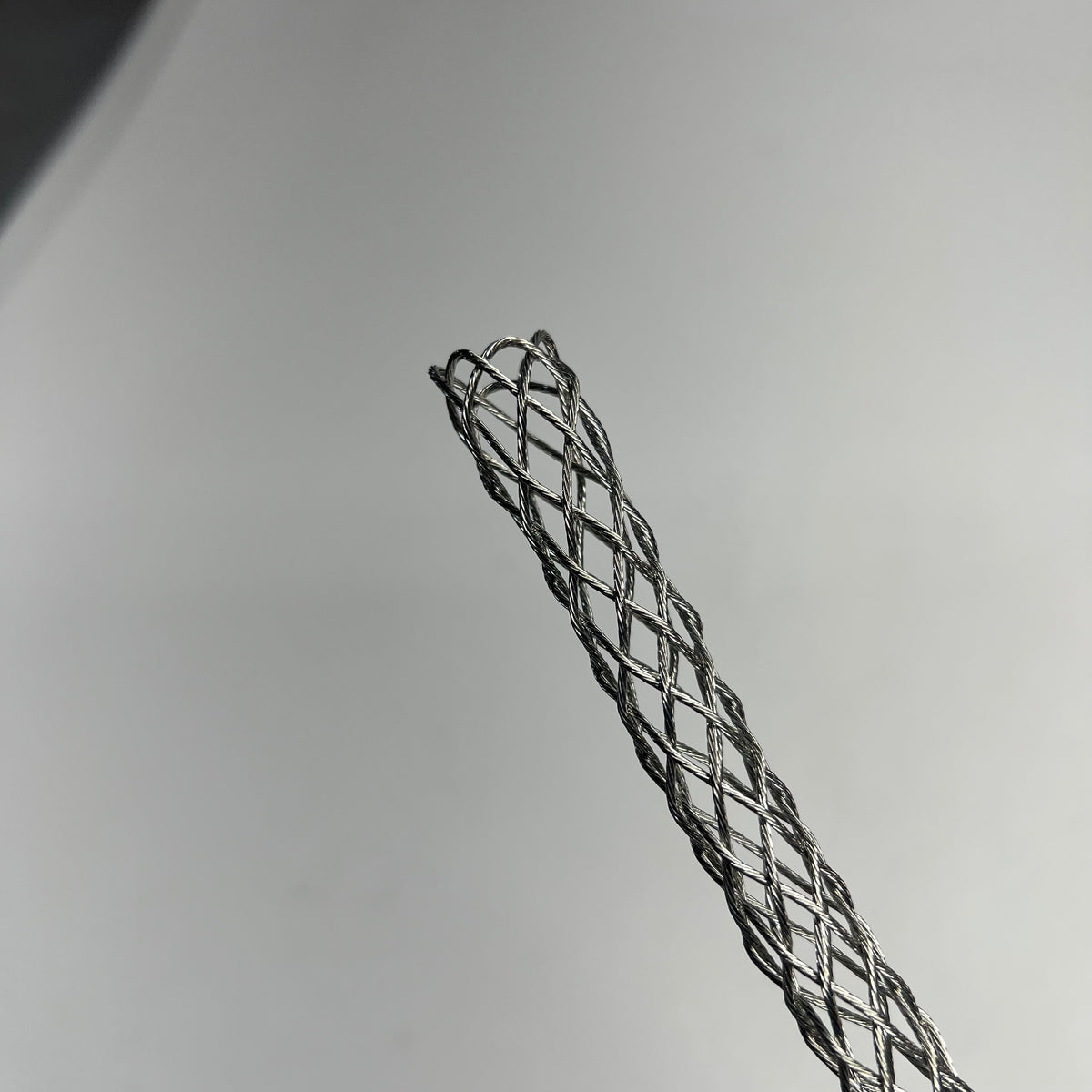 HUBBELL Genuine Kellems Single Eye Support Grip 63-.74" Galvanized 02201014
