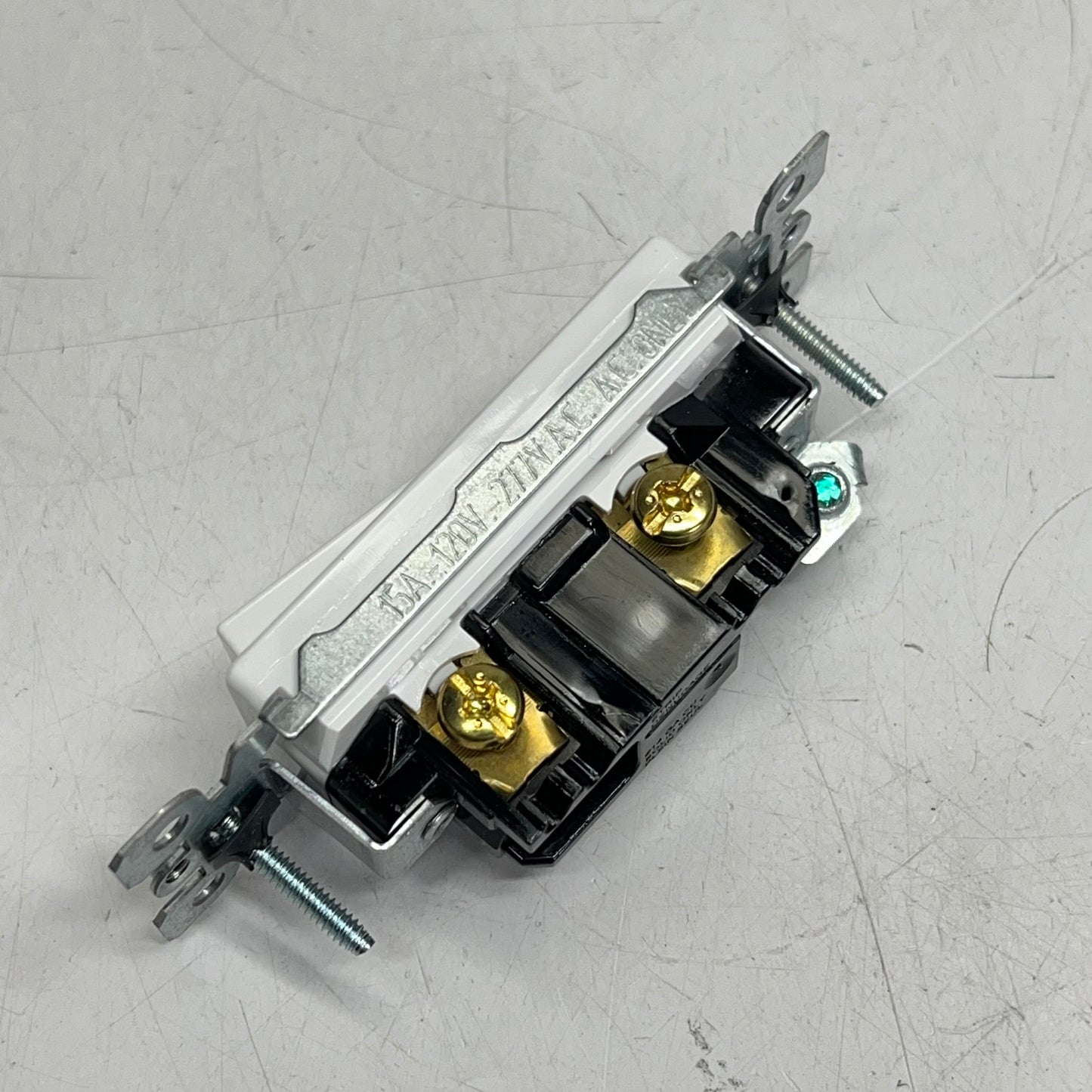 ZA@ LEVITON (3 PACK) Decora Single-pole Switch Grounding 15 AMP White 5601-2W