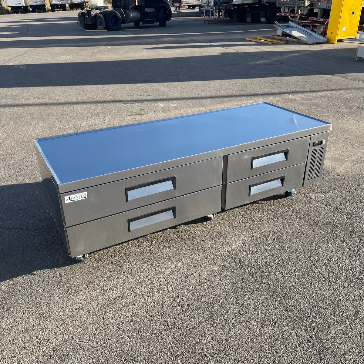AVANTCO 4-Drawer Refrigerated Chef Base 84”x32”x26 Stainless Steel 178CBE84HC (Good, Damaged Power Cord)