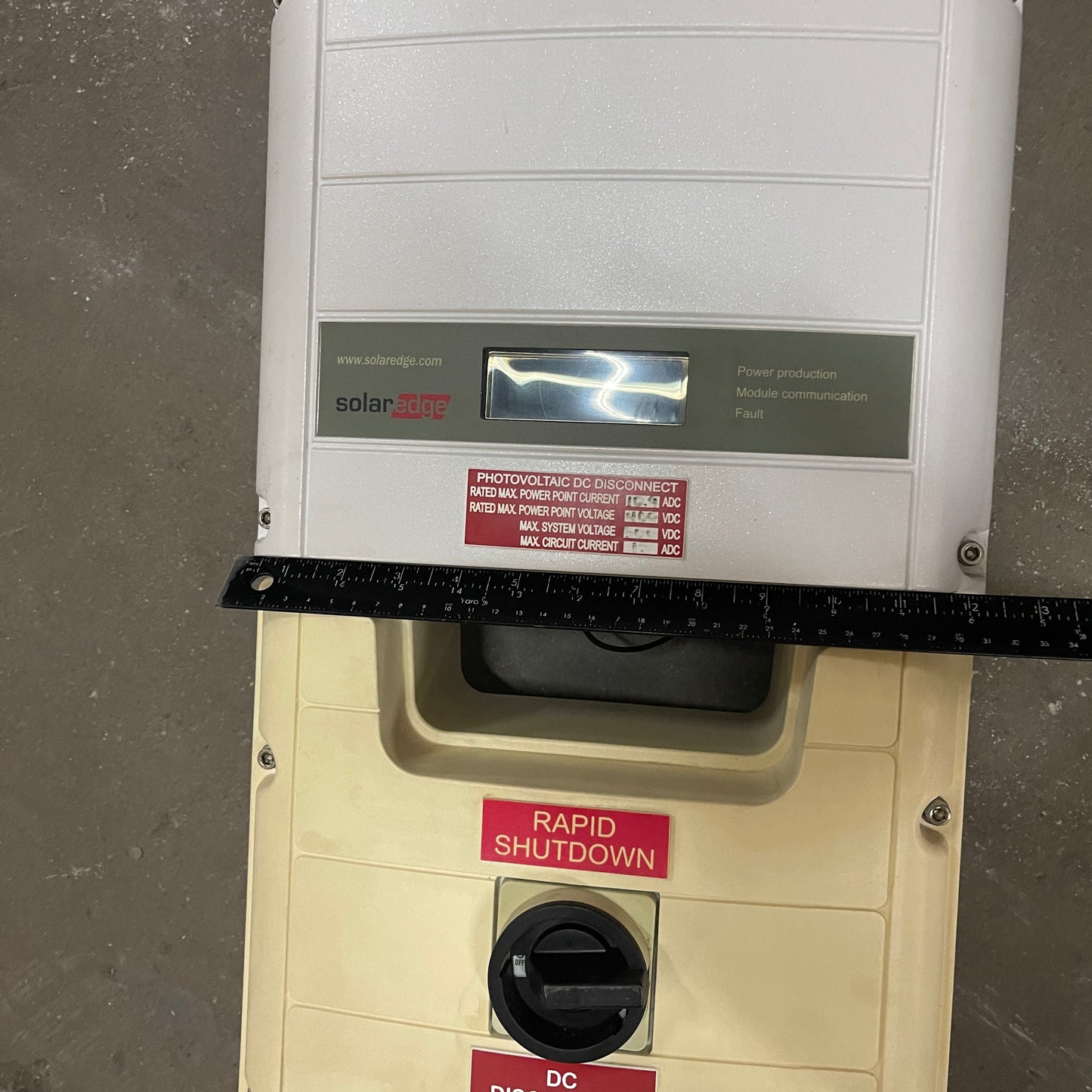 ZA@ SOLAREDGE Storedge Inverter Equipment SE3800A & BCU-1PH-USS (Pre-Owned, AS-IS)