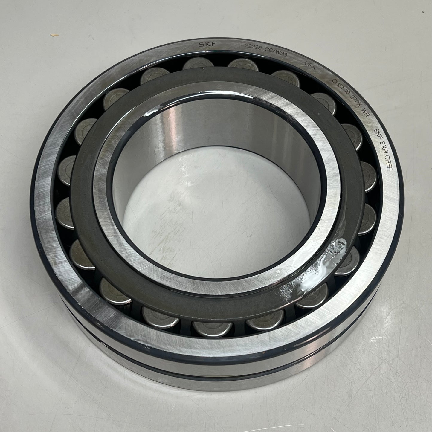 SKF Spherical Roller Bearings 140mm X 250mm X 68mm Silver 22228-CC- W33