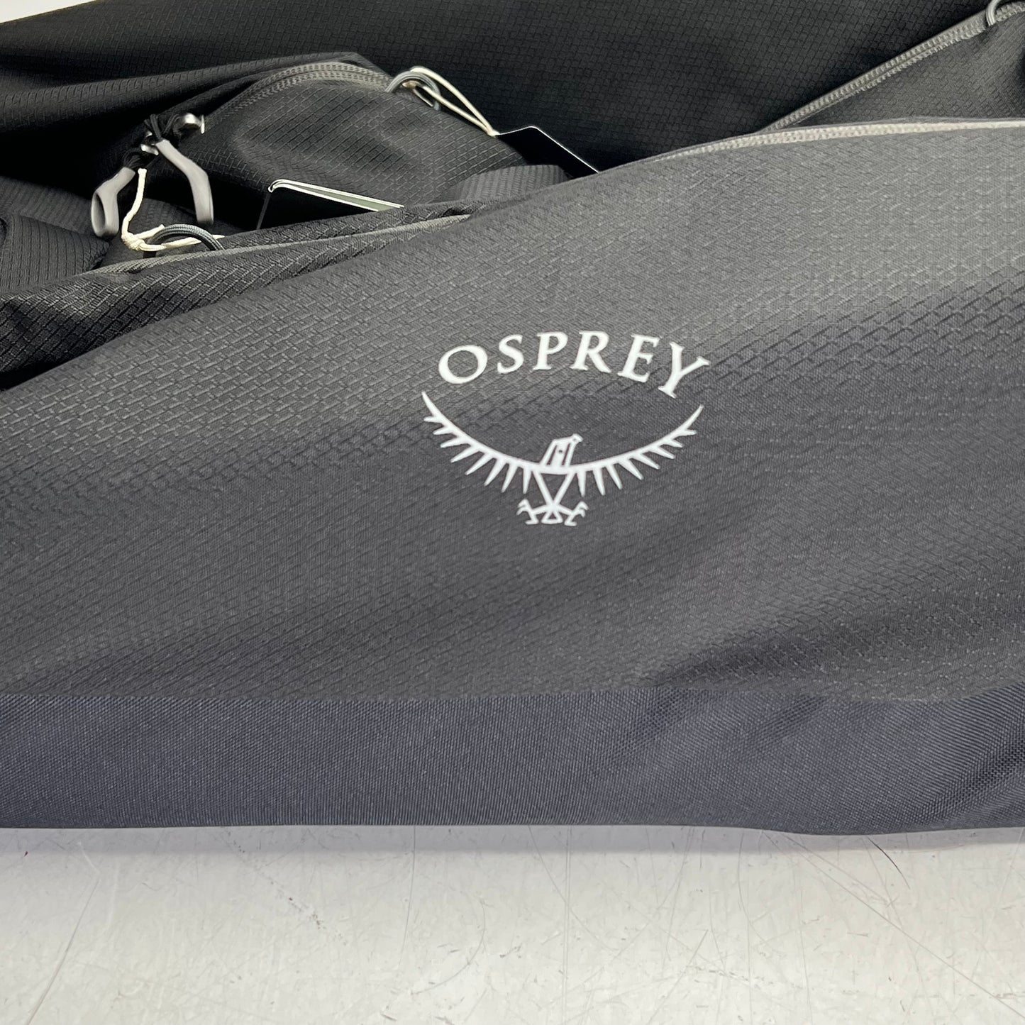 OSPREY Daylite Smooth Wheeled Duffel Lightweight 85L Black/Grey 10006125