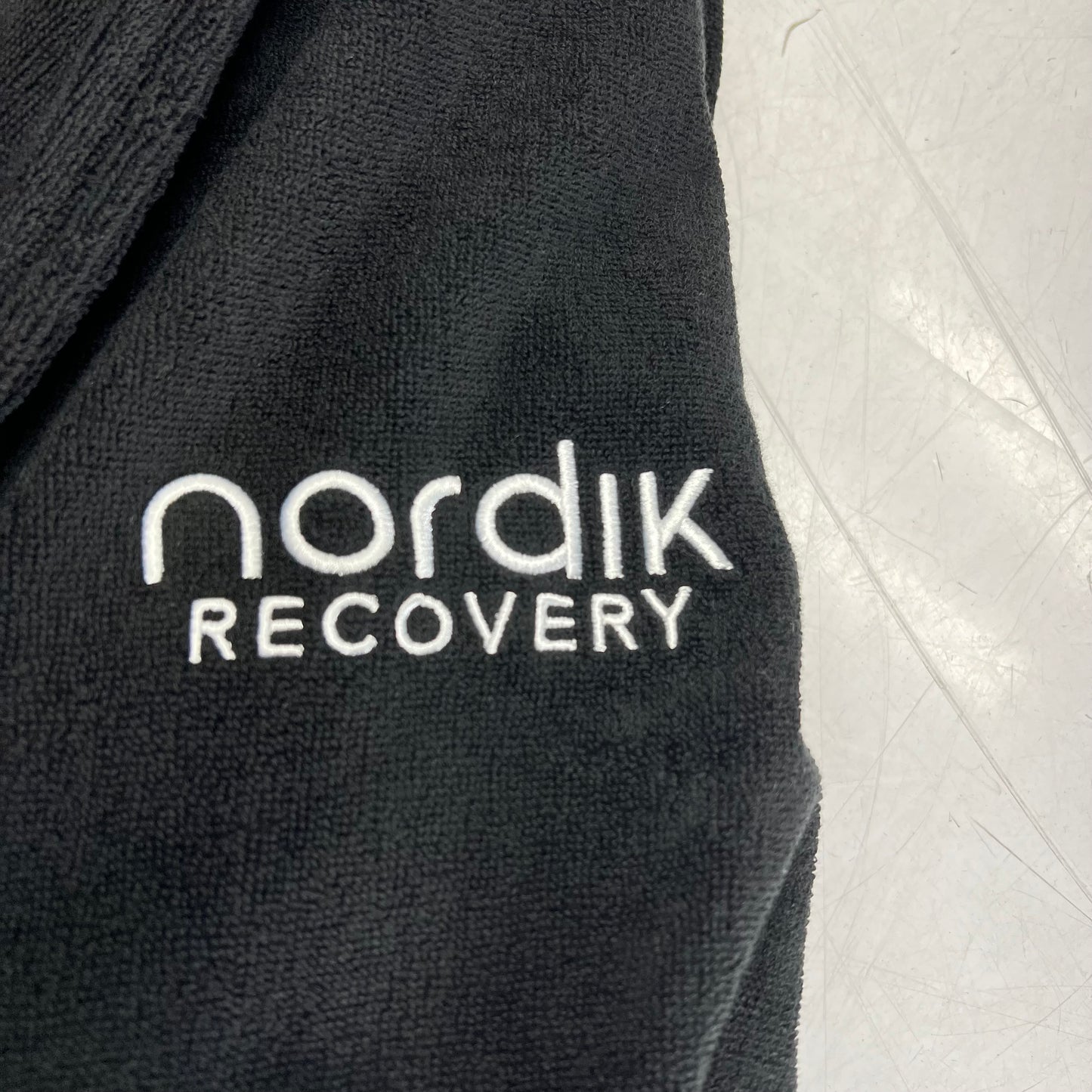 NORDIK RECOVERY Retreat Robe Ultra Plush Terry One Size Black BR-BL-1FA