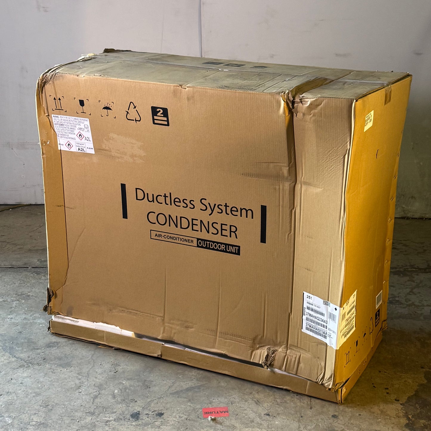 CARRIER Outdoor Heat Pump AC Unit 33,000 BTU 208/230V - 37MAHAQ33AA301