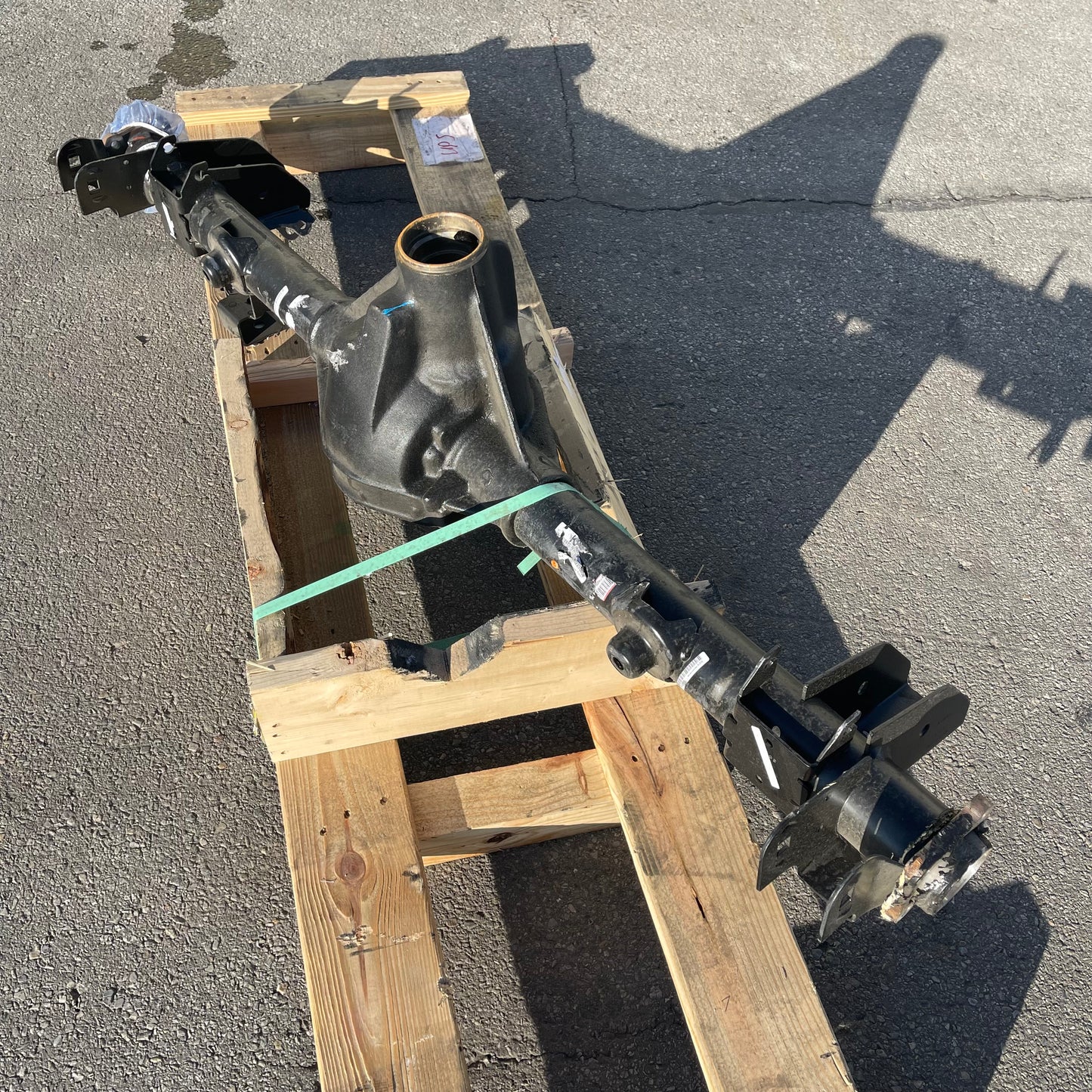 ZA@ Pallet of MIXED Rear Axle Assembly (AS-IS)