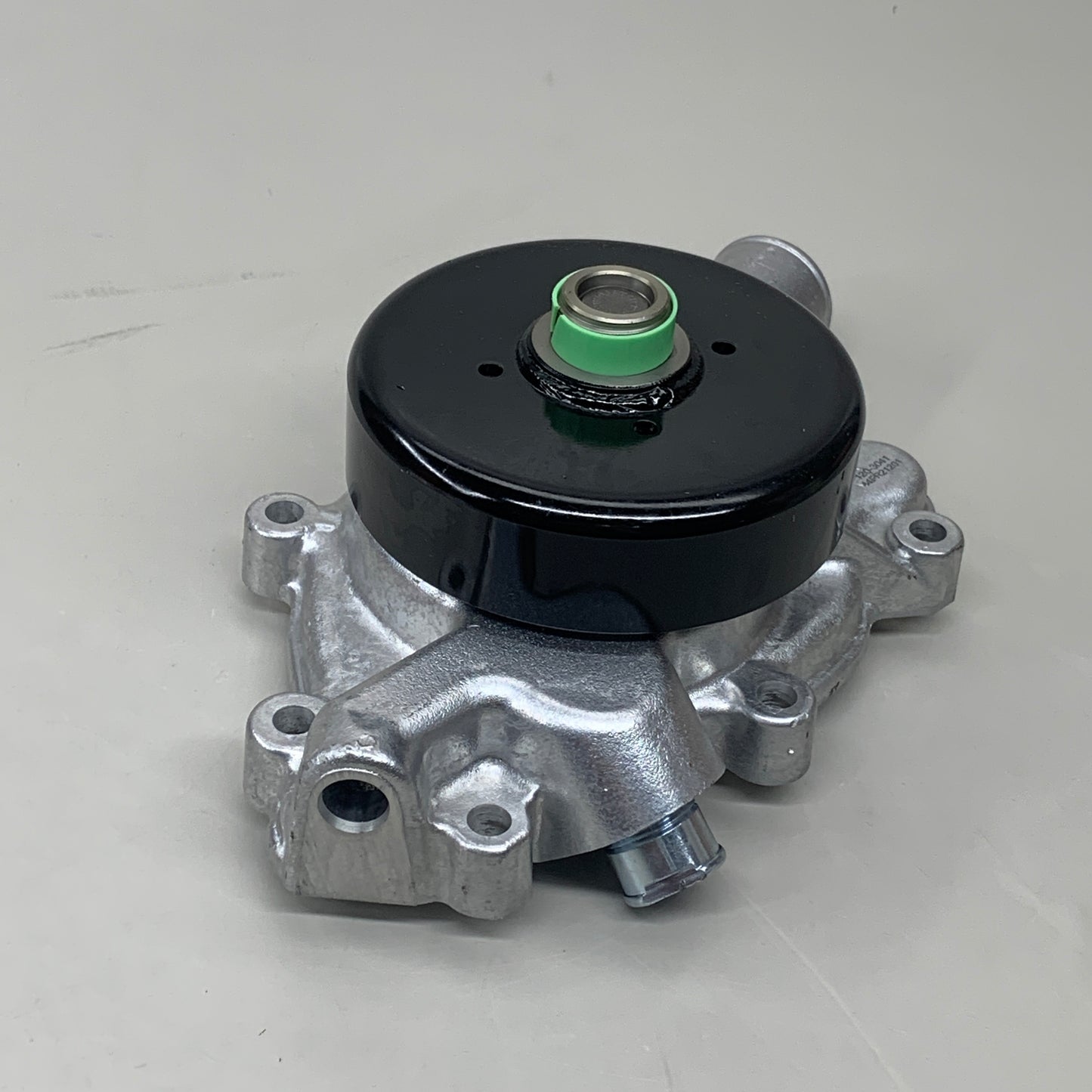 GMB Engine Water Pump for Dodge/Jeep Vehicles 197197 120-3041