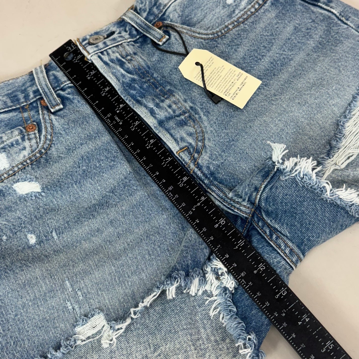 LEVIS 501 Original Fit High Rise Shorts Women's Sz 28 Vague Finish Medium Wash