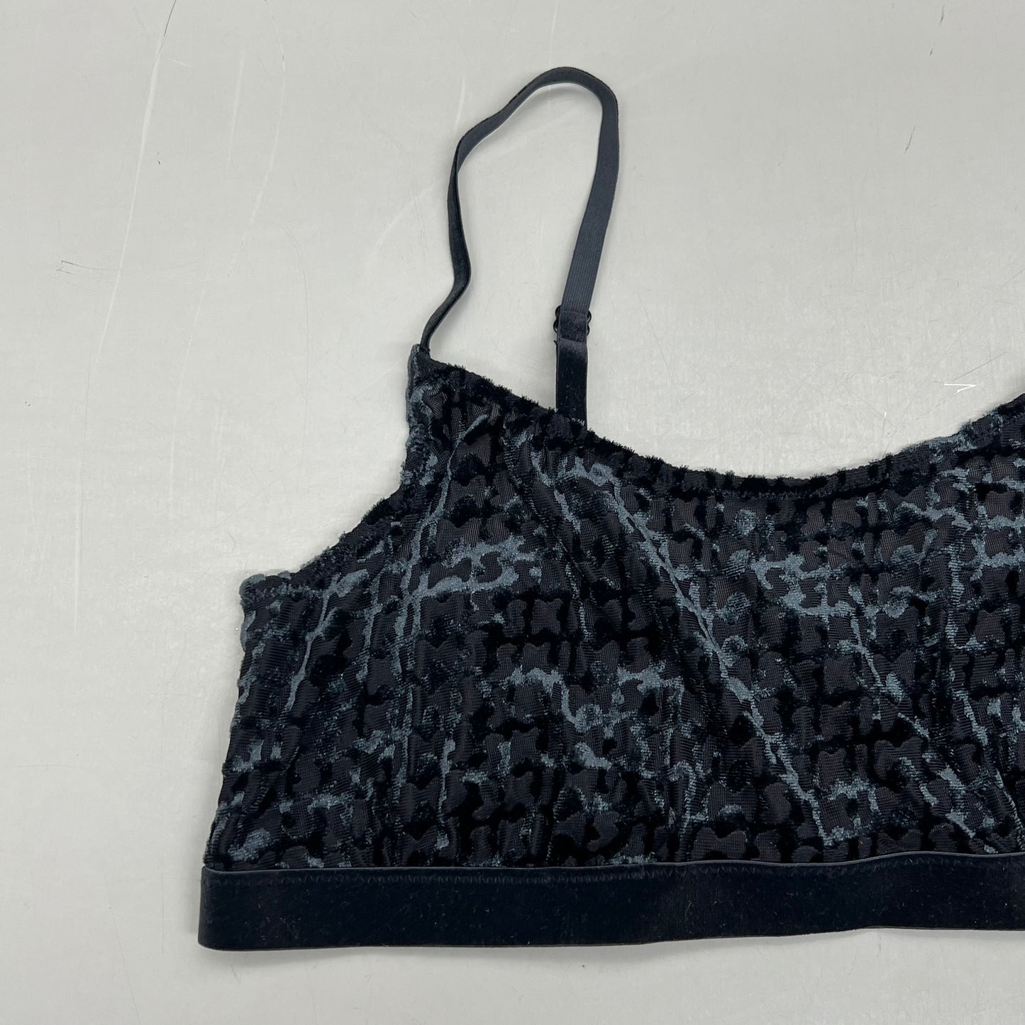 SKIMS Wireless Velvet Mesh Scoop Logo Bra Women's Sz M Soot BR-BRA-0938