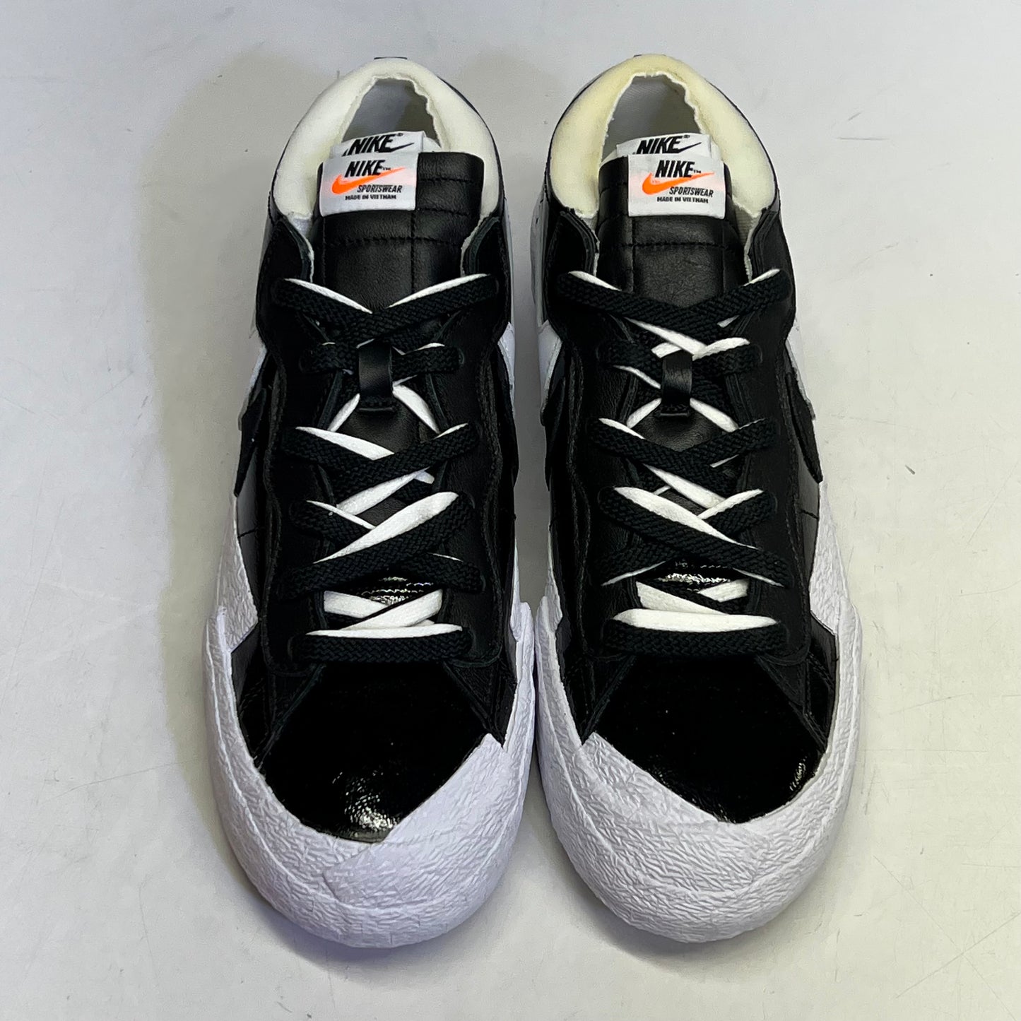 NIKE Blazer Low X Sacai Black Patent Leather Shoes Men's Sz 12 Black/White DM6443 001