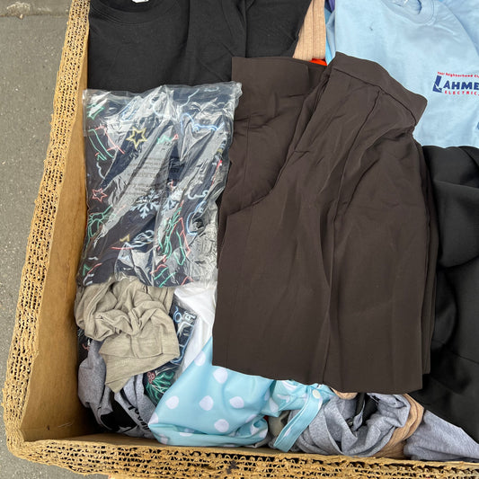 ZA@ Pallet of MIXED Clothing, Tee-shirts, Pants Childrens & Adult! (AS-IS)