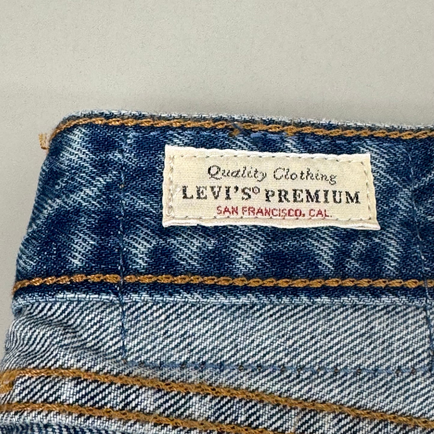 LEVIS Recrafted Icon Skirt Mid Rise Original Women's Sz 32 Novel Notion Med Wash