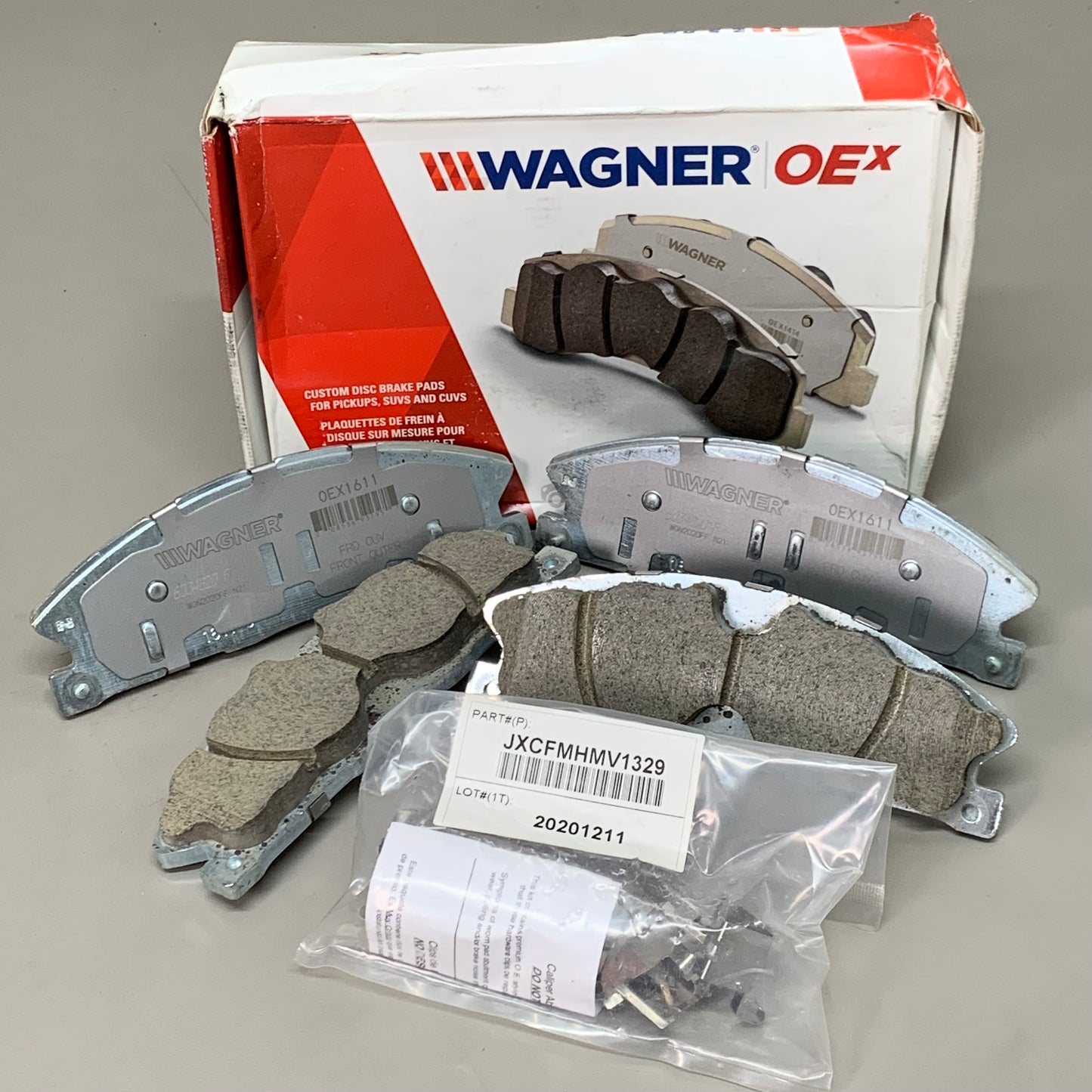 WAGNER OEx Premium Ceramic Disc Brake Pad Set 7" x 3" Grey OEX1611