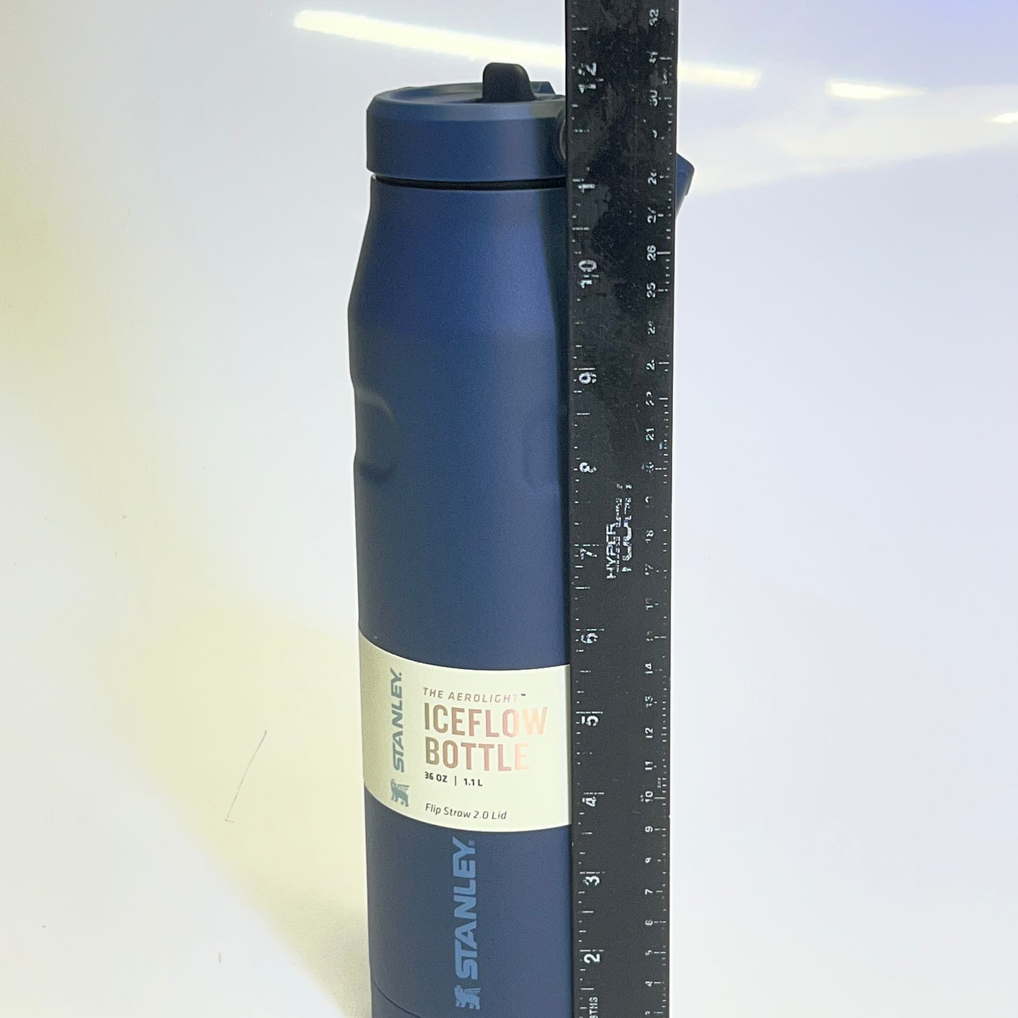 ZA@ STANLEY Aerolight Iceflow Bottle 36 oz. Navy 10-12111-003