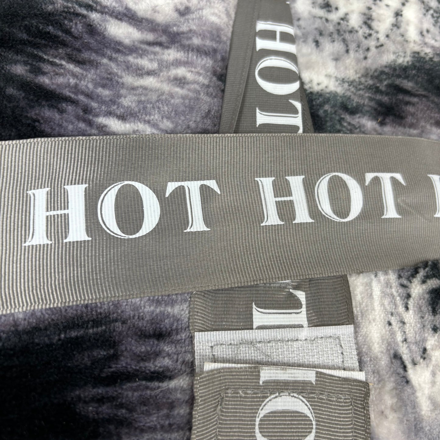 HOT Super Soft Fleece Blanket Snow Leopard Pattern One Size (Full Size) White/Grey