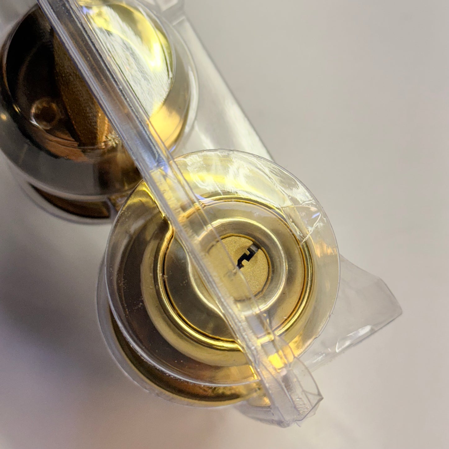 KWIKSET Keyed Entry W/ Single Cylinder Deadbolt Polo Polished Brass 96900-250