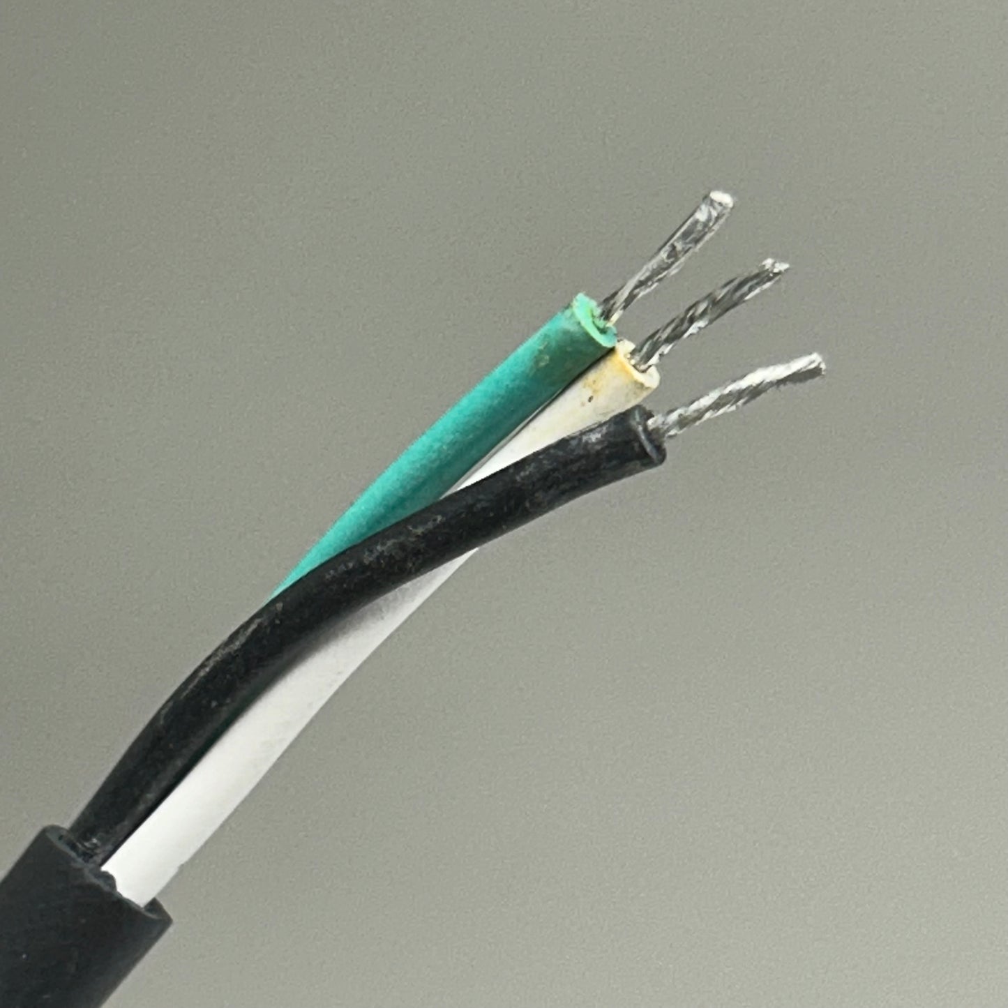 SUNCO LED Area/ Parking Lot Light 80/100/120W White AXL-150-SEL-WHIT-T5-SQ/RP