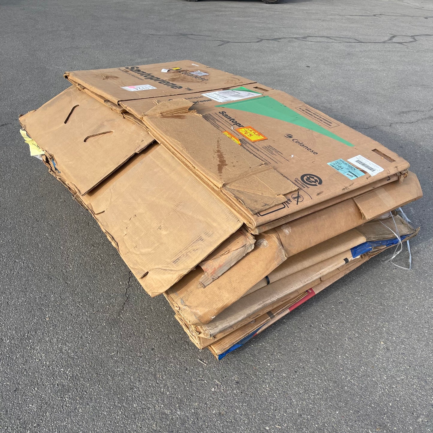 ZA@ Pallet of MIXED Gaylord Boxes (AS-IS)(A)