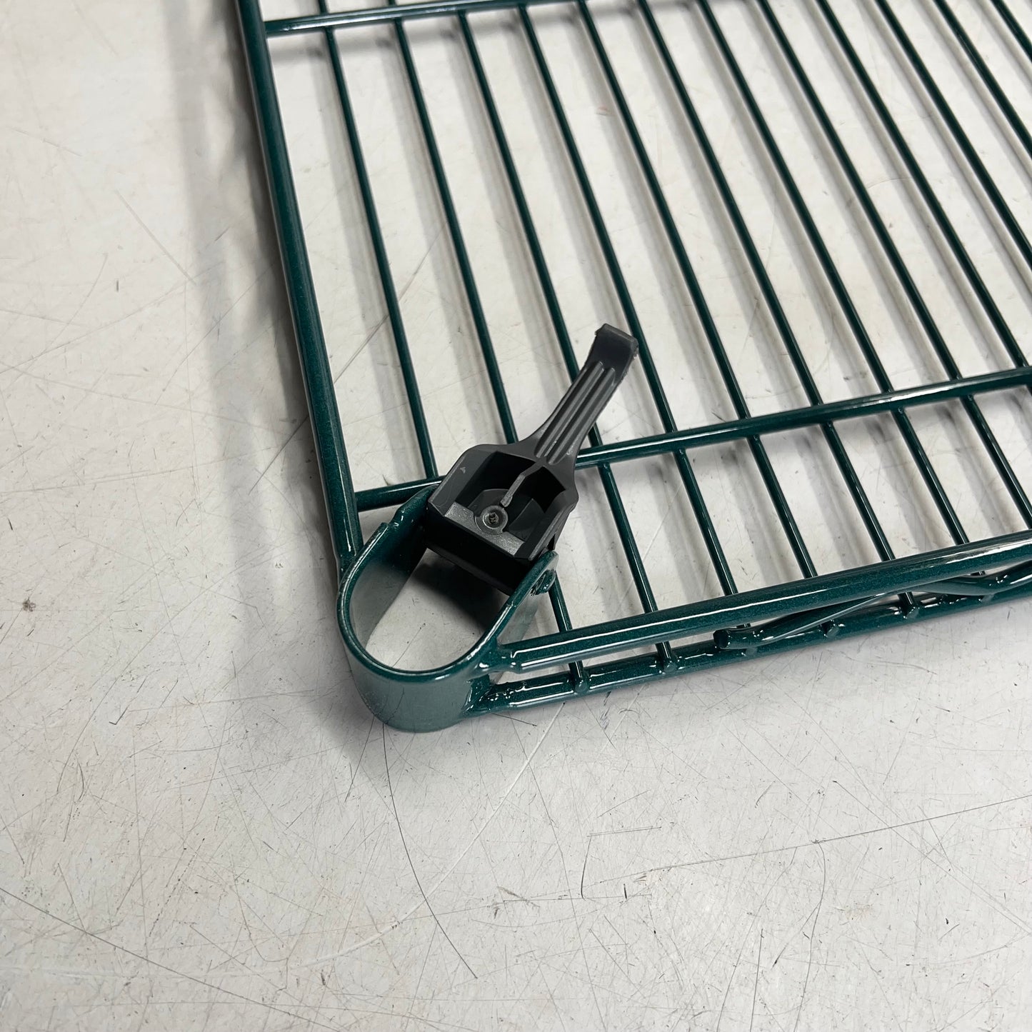 METRO (4 PACK) Super Adjustable Metroseal 3 Shelf 18x24 Green A1824NK3