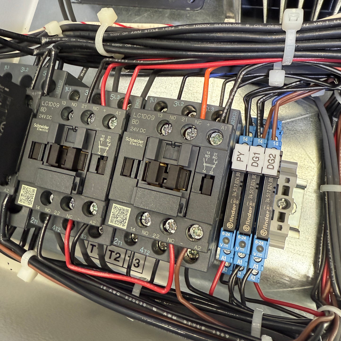 Microprocessor-Based Enclosed Elevator Control Panel w/ MITSUBISHI FR-D700 VFD