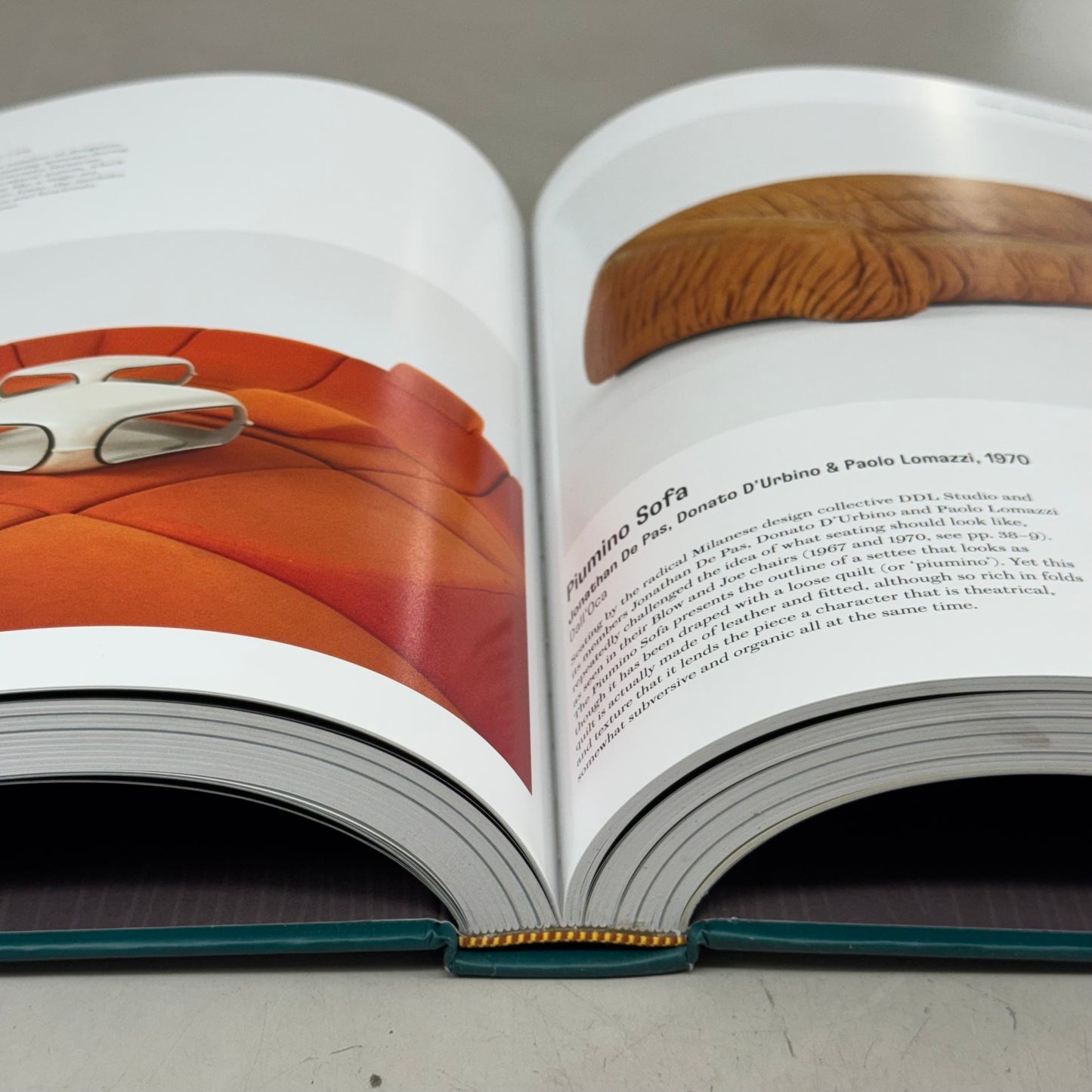 THAMES&HUDSON Mid-century Modern Furniture Dominic Bradbury Hardcover