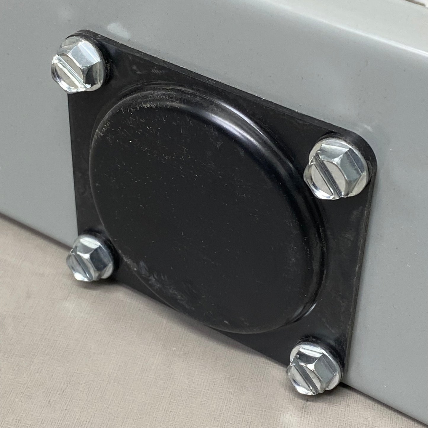 EATON CORPORATION Main Lugs Load Center 13"x11"x3.56" Grey BR816L125RP