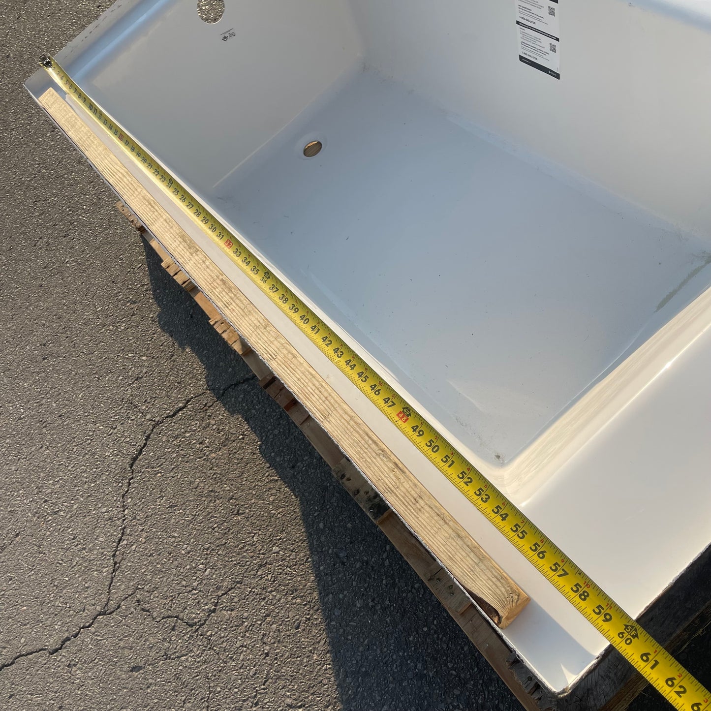 ZA@ Pallet of UNBRANDED Prism Acrylic Alcove Left-hand Bathtub 60” White (AS-IS)