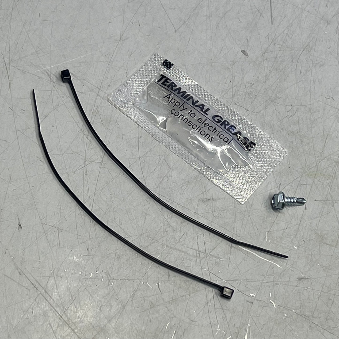 HOPKINS Towing Solutions Trailer Wire Harness 4 Flat 2.1 Amp Black 40215