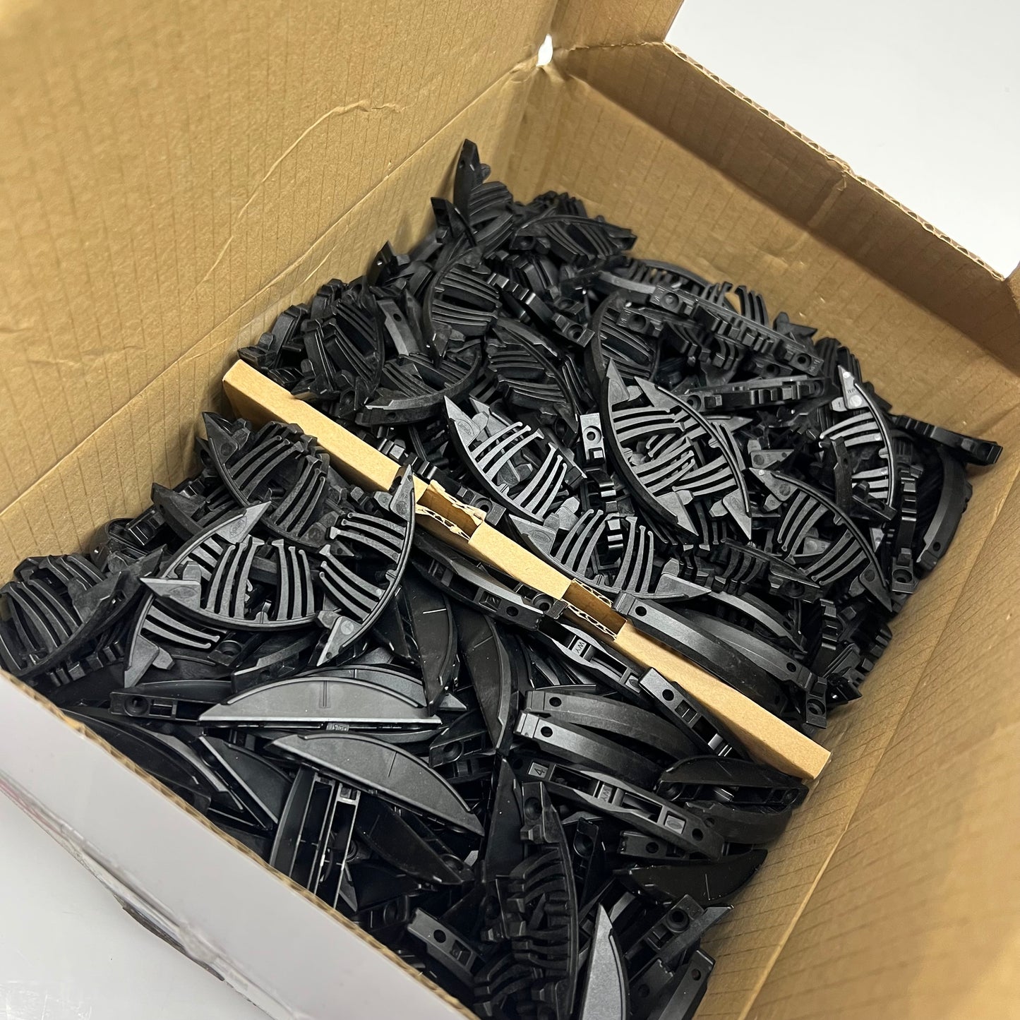 LAMELLO (300 PAIR) Tenso P-14 Self Locking Connectors Black 145425