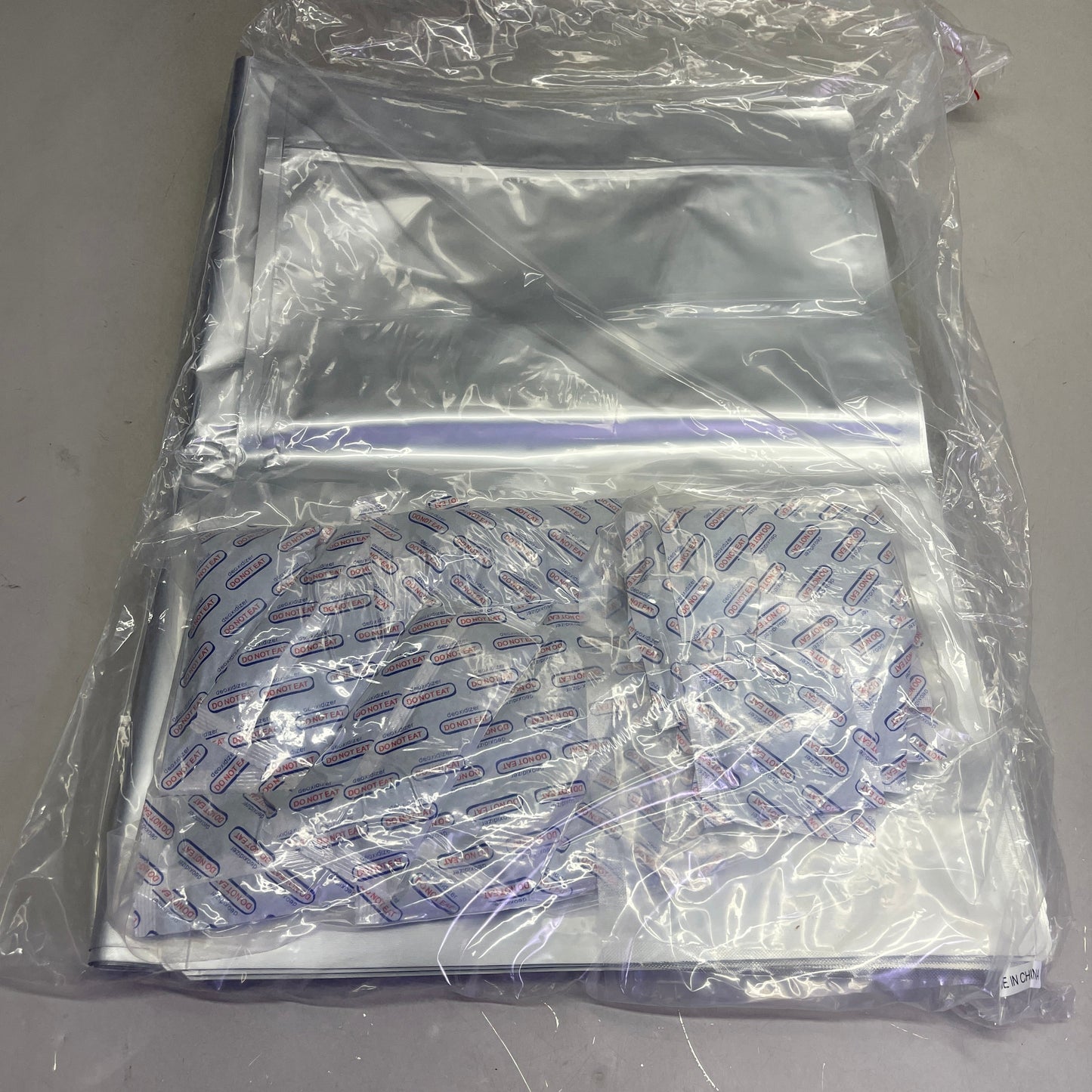 ZA@ 20 PACK! (2 Sizes: 10 of Each) Silver Foil Food Sealing Bags w/ Moisture Packs Sz 20”Wx30”L & 13”Wx18”L E
