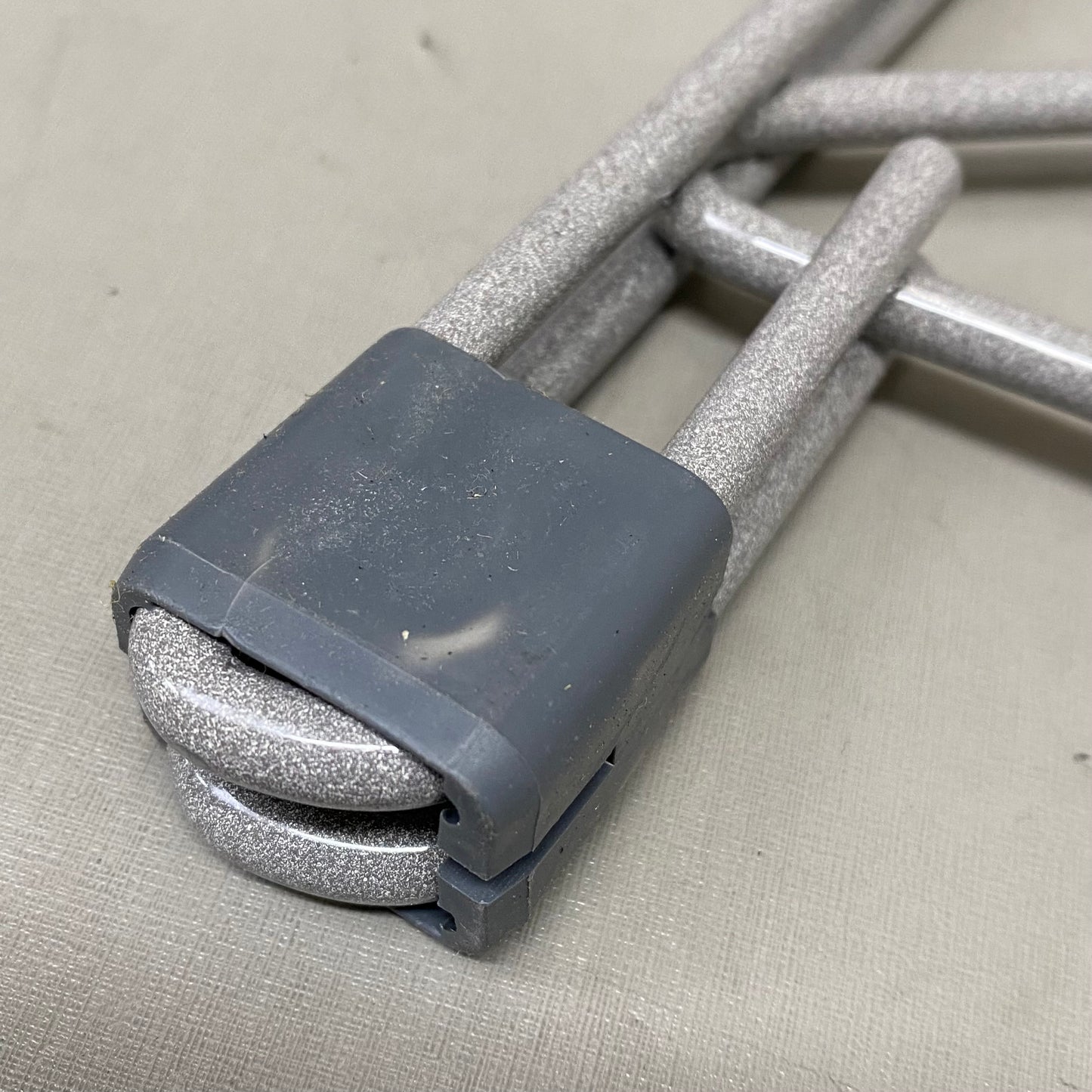 METRO (2 PK) SmartWall Shelf Support 24" Deep Shelf For 26.56"x8.19" Grey SW24K4