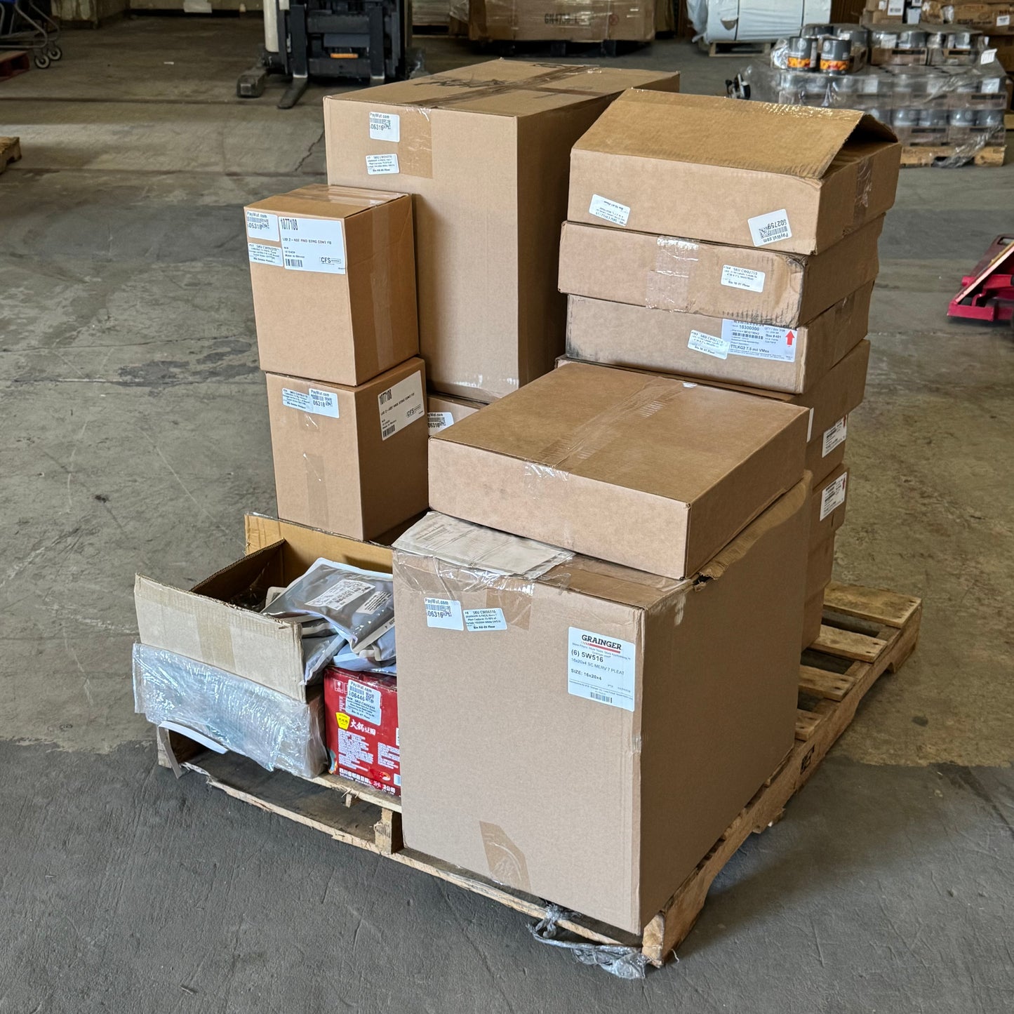 ZA@ Pallet of MIXED Merv 7 Pleat Captures, Storage Lids Fits, Traditional Chinese Sauce, Labels, Moringa, Bean Paste ( AS-IS)