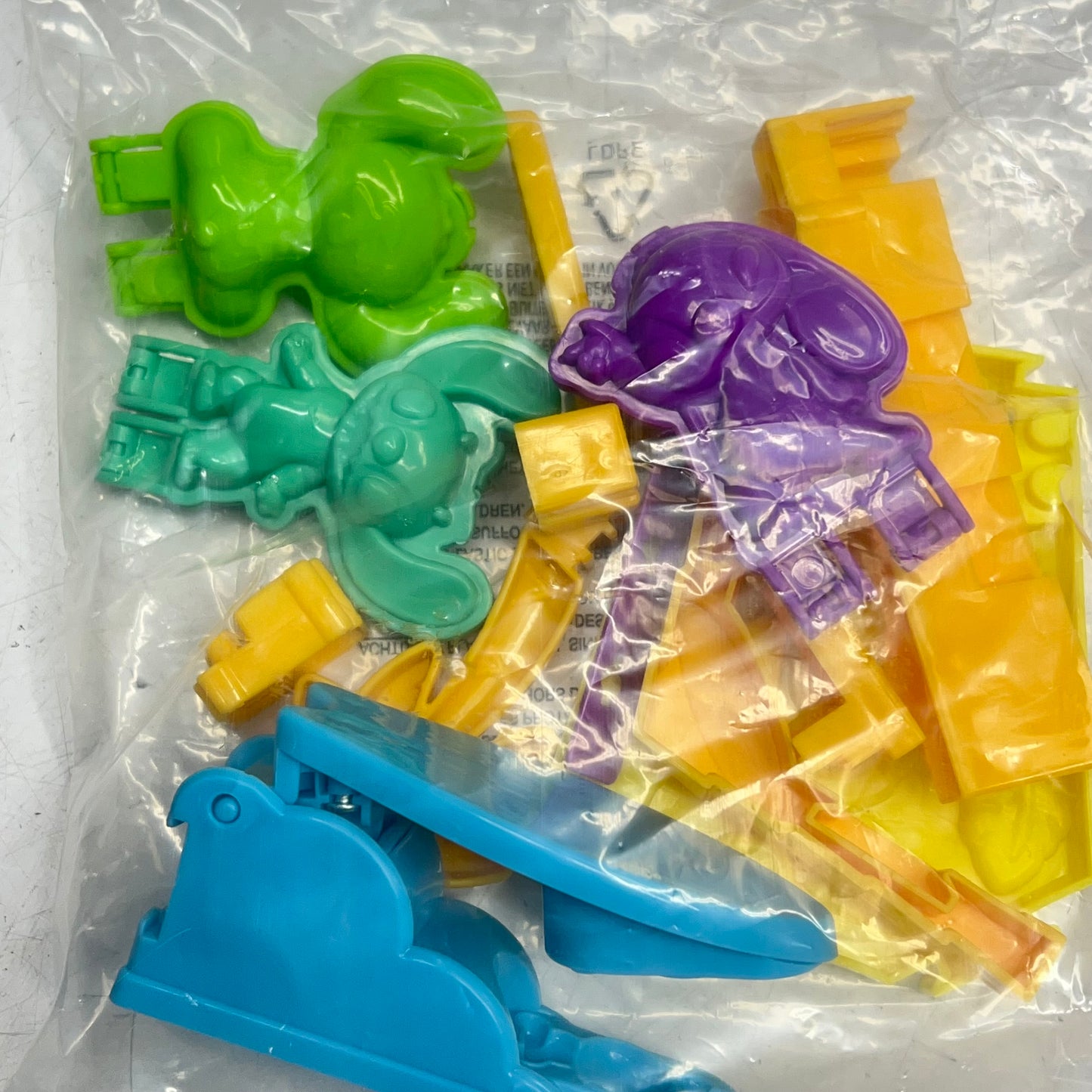 ZA@ ZA@ CRA-Z-ART Softee Dough Stitch Figure Maker Kit Make Your Own Creations 6863