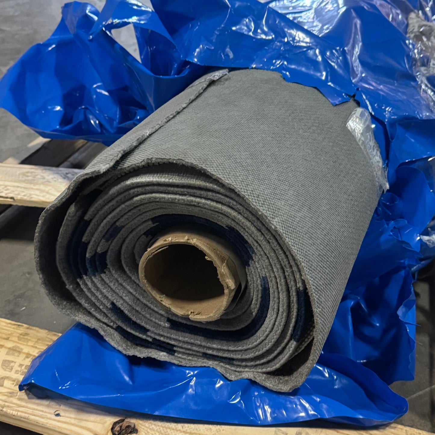 THE RUG COMPANY Bridge Modern Hand Woven Tibetan Wool Rug Roll 16’ x 12' Grey/Blue