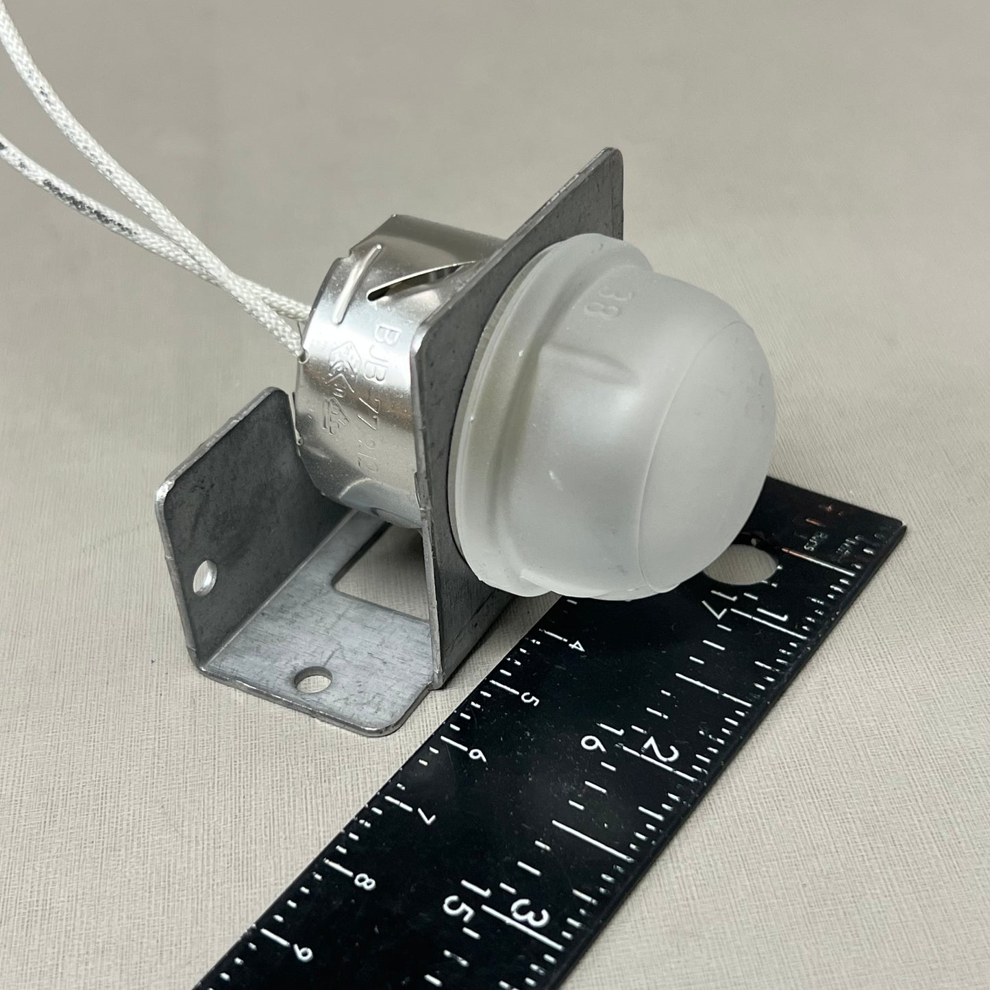 KINGSMAN Four-Lamp Universal Accent Light Kit For ZCVRB60 Glass Media ULK64