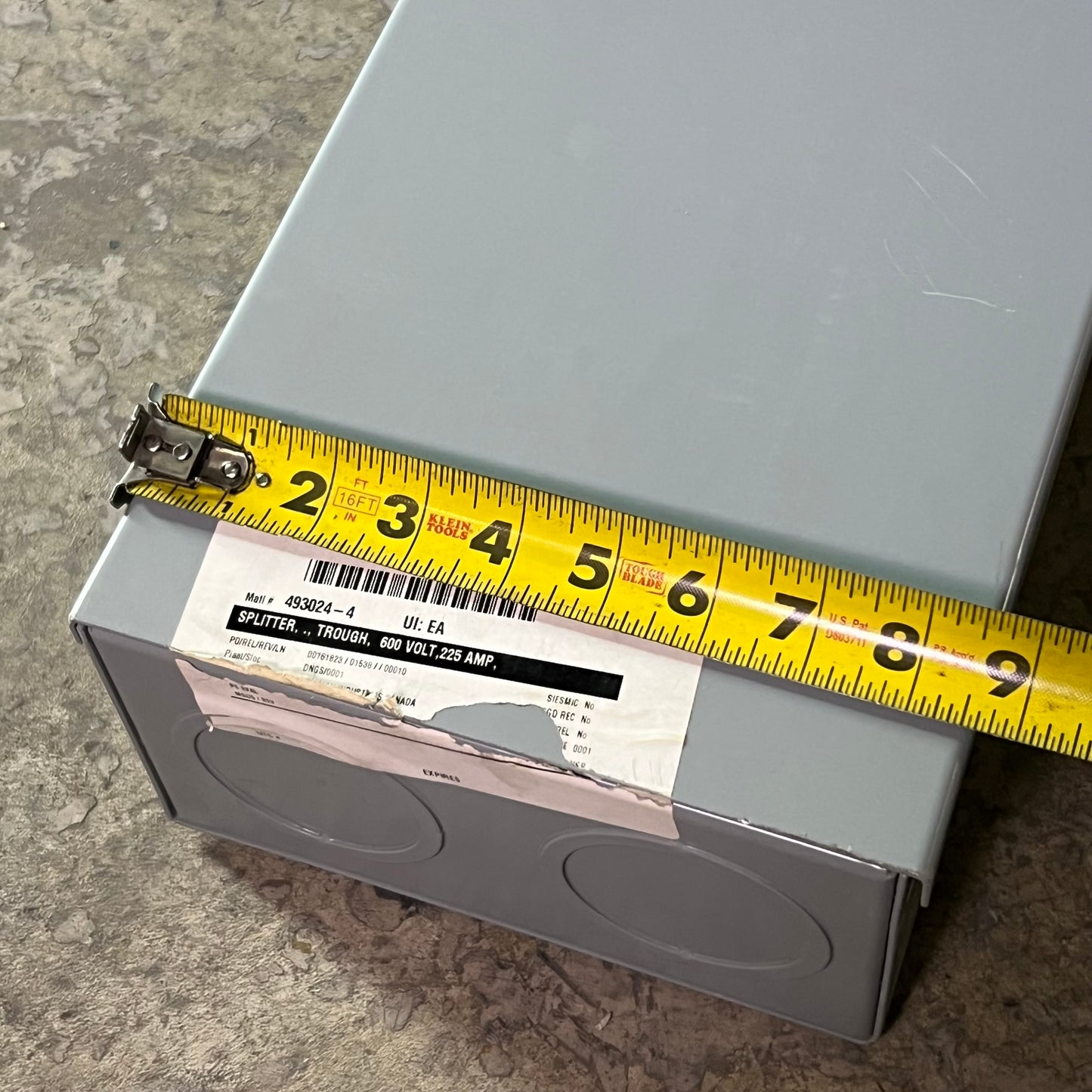 HOFFMAN Splitter Trough 8.5"L x 5"W x 48"H Grey AST4224R (New Other, Distressed Box)