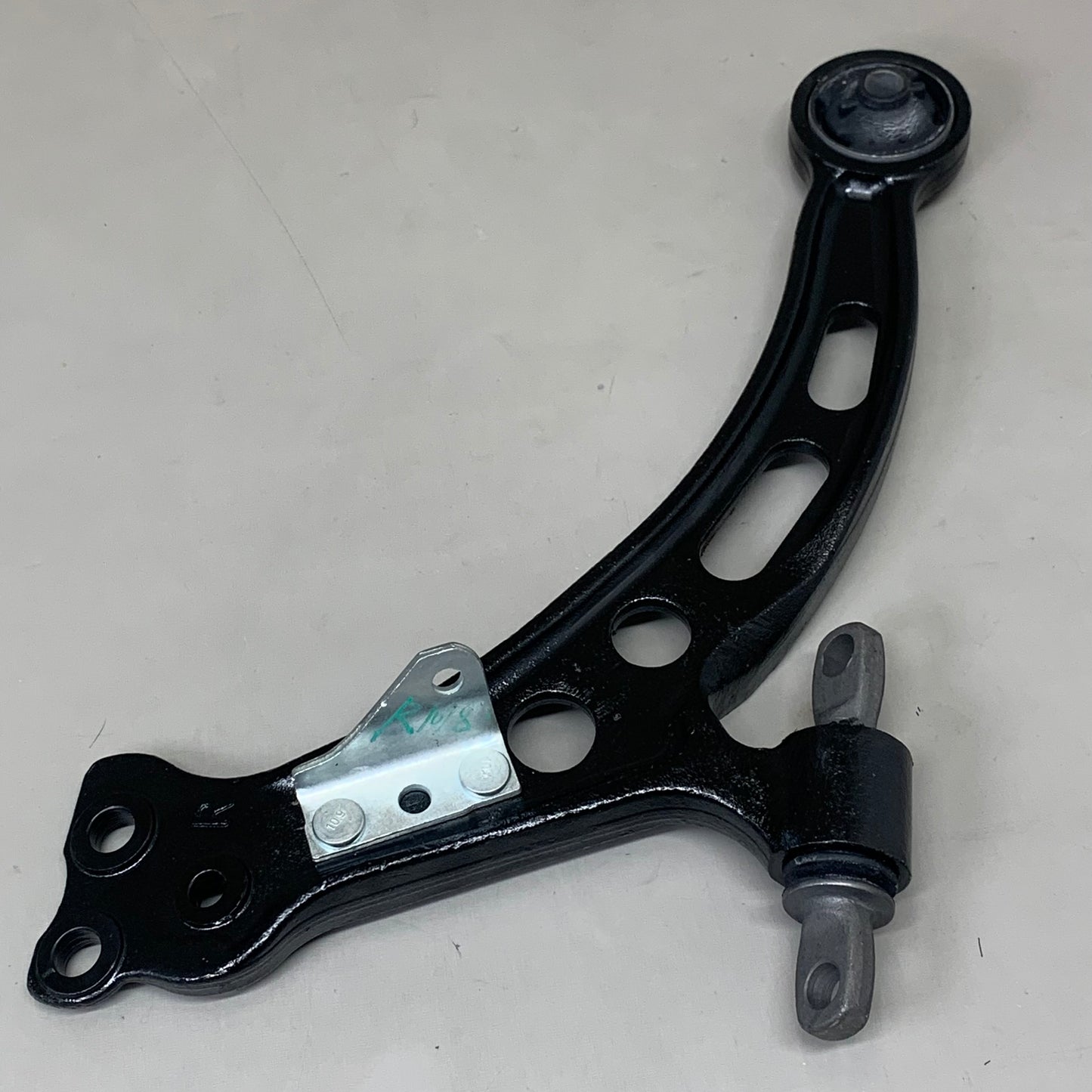 MOOG Front Lower Control Arm Passenger For Lexus & Toyota Models RK640192