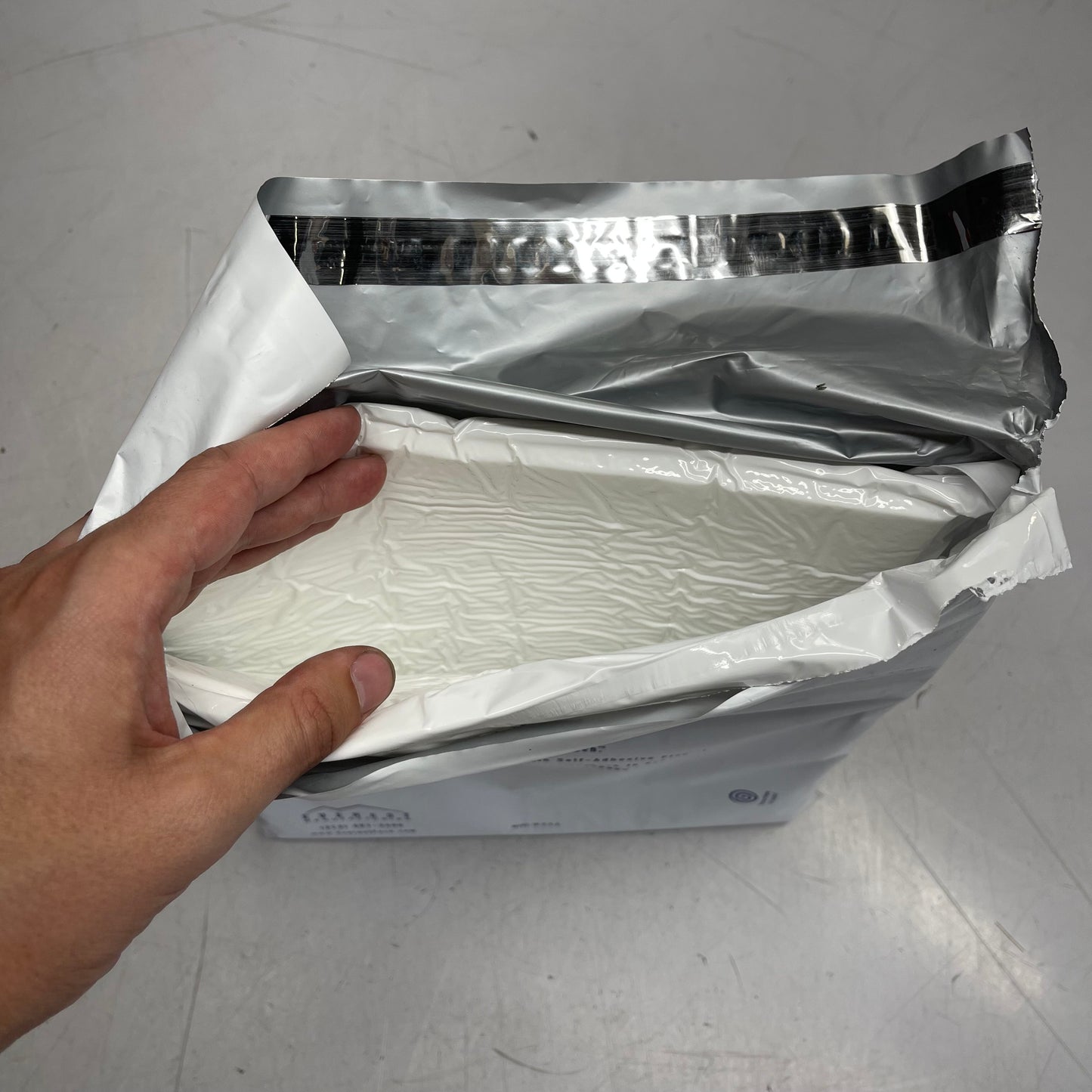 ZA@ Pallet of EVEREST MANUFACTURING Popup Pouch Insulated Mailers 13”x11” (AS-IS)