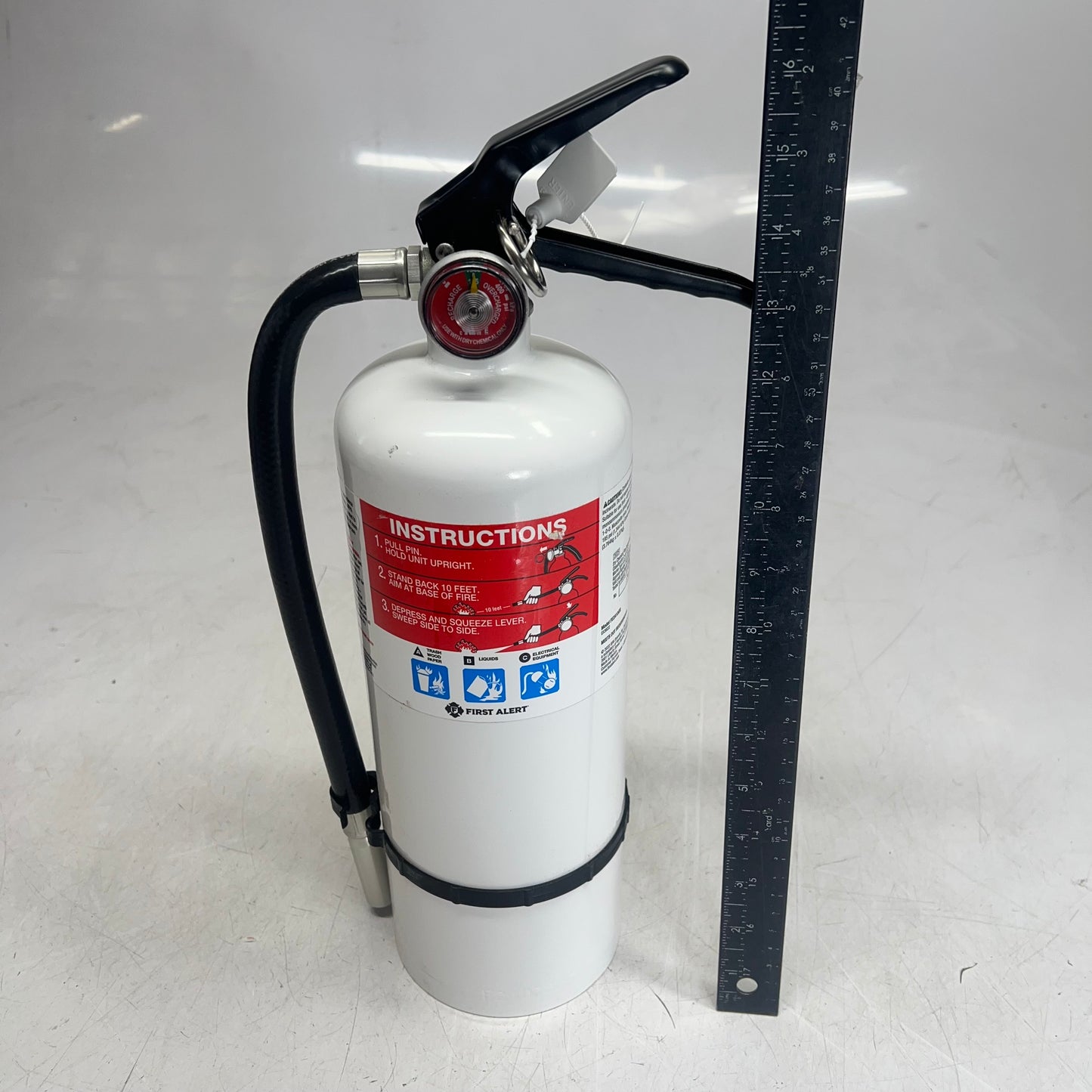 FIRST ALERT Rechargeable Compliance Fire Extinguisher Ul Rated S23-177963|-179291