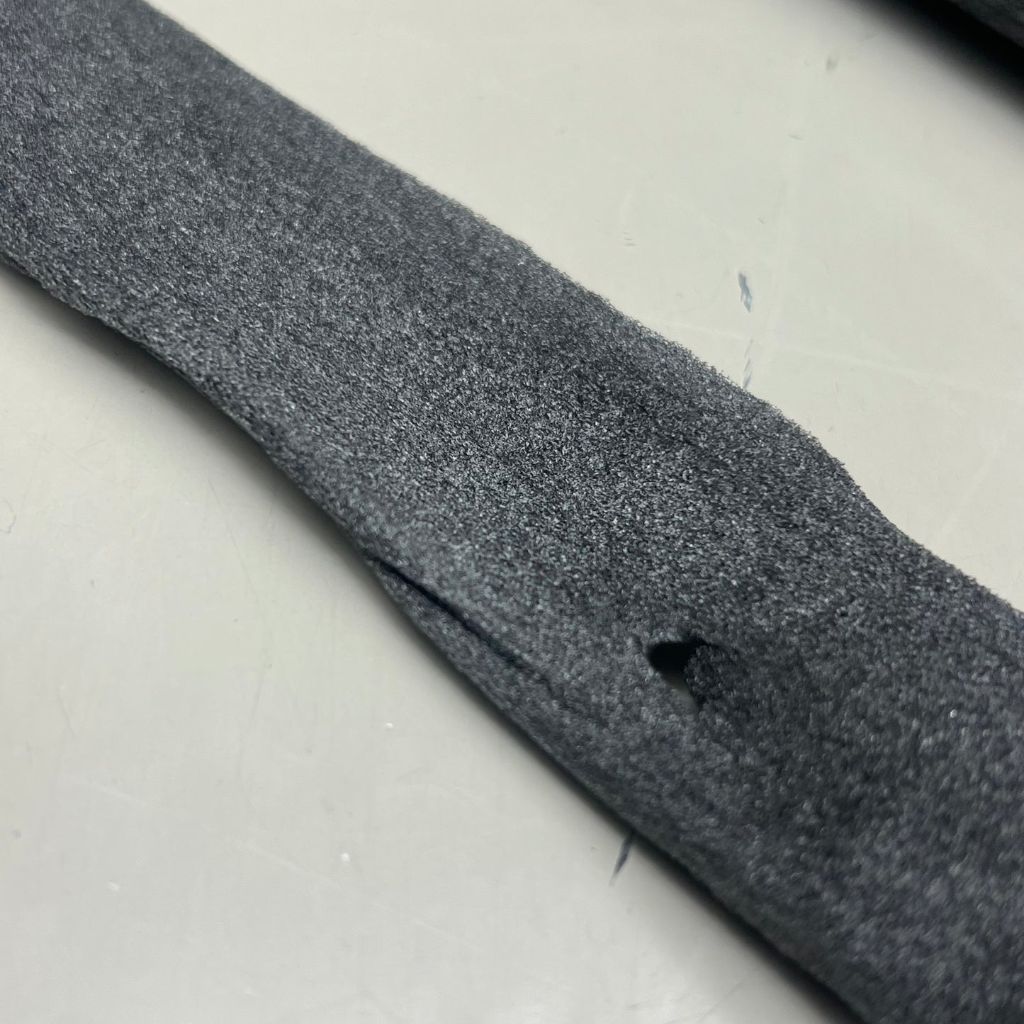 FOAMIES (500 Pack) Foam Hanger Covers Black