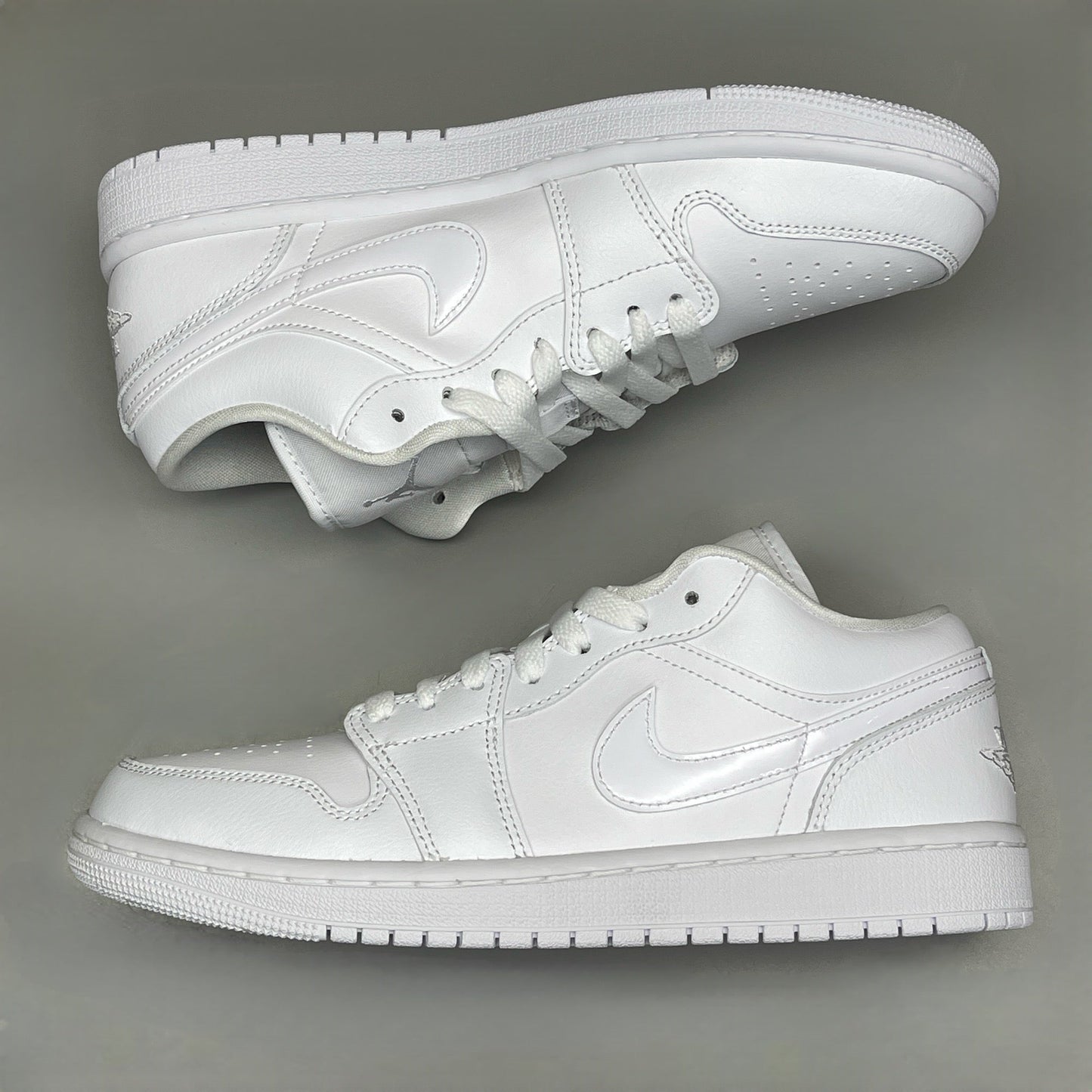 NIKE AIR JORDAN 1 Low Triple White Women's Sz 7 DV0990-111 (New in Box)