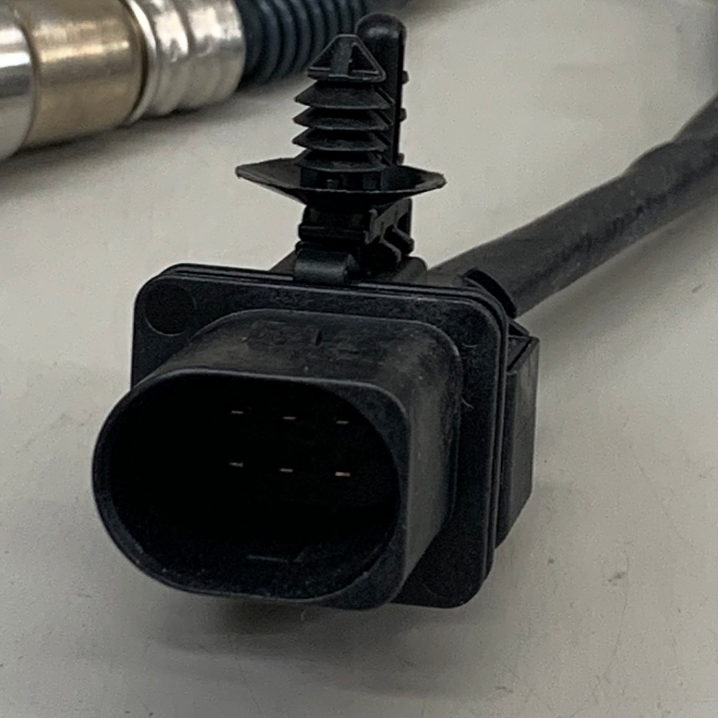 DENSO Oxygen Sensor for Ford Escape, Ford Fusion, Ford Focus, Lincoln MKX etc 2345097