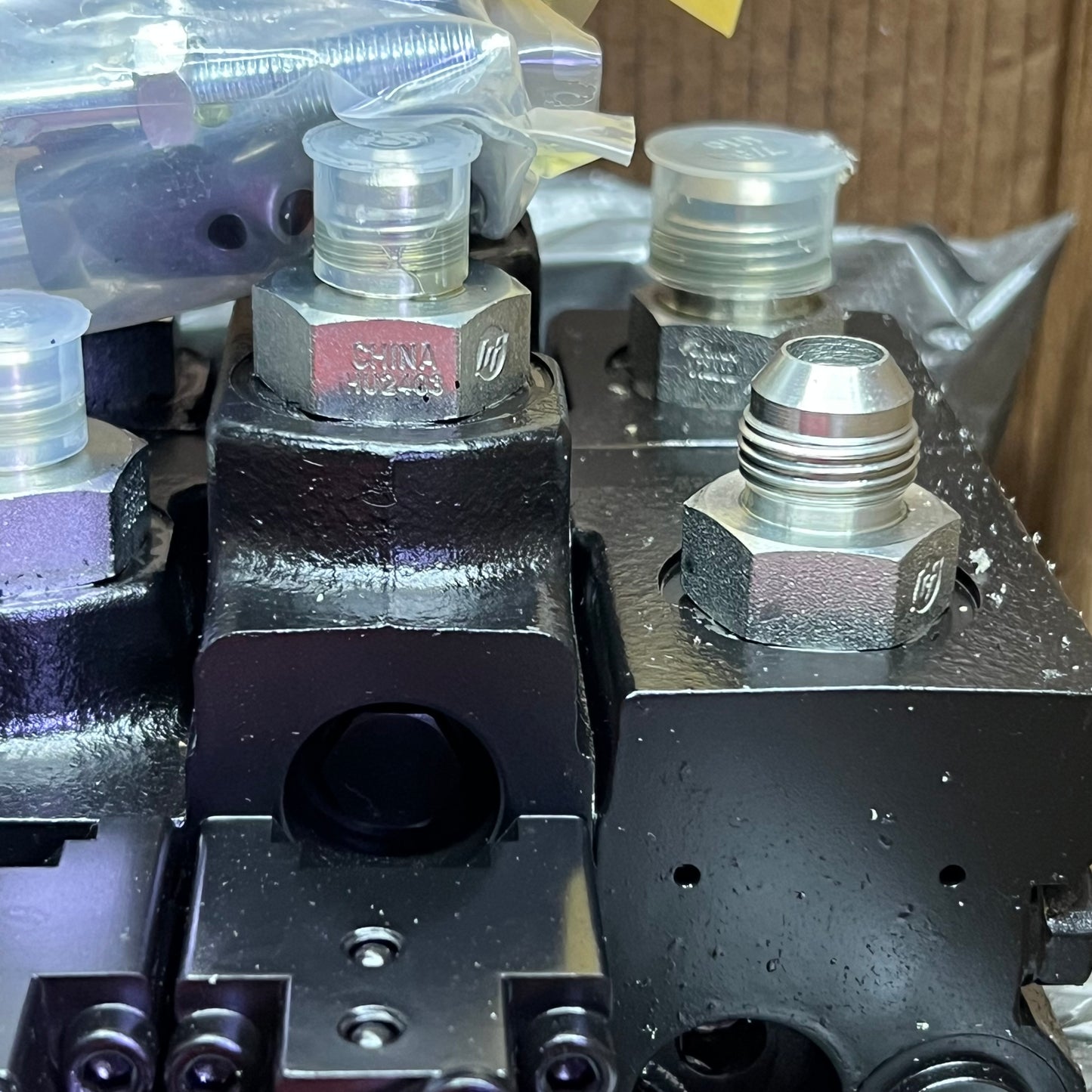 DANFOSS Directional Eco80 Valve Assy 11"W x 12"L x 6"H Black CVA-16601