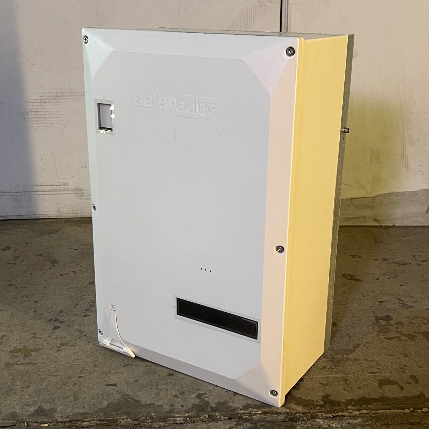 SOLAREDGE Energy Hub Backup Interface for Storedge Inverters 200A Main Breaker 14"W x 7.5"L x 21.5"H White BI-EUSGN-03