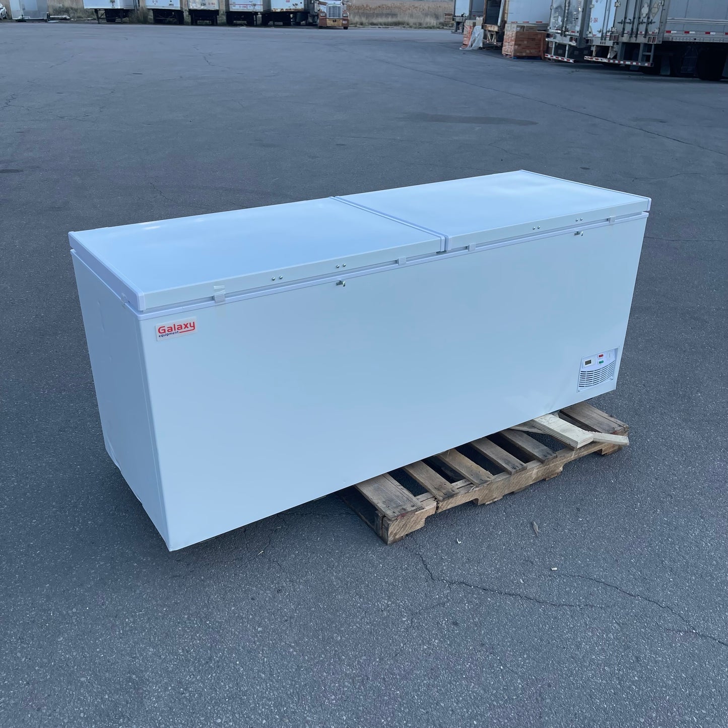 GALAXY Commercial Chest Freezer 78”x32”x27” White 177CF25HC