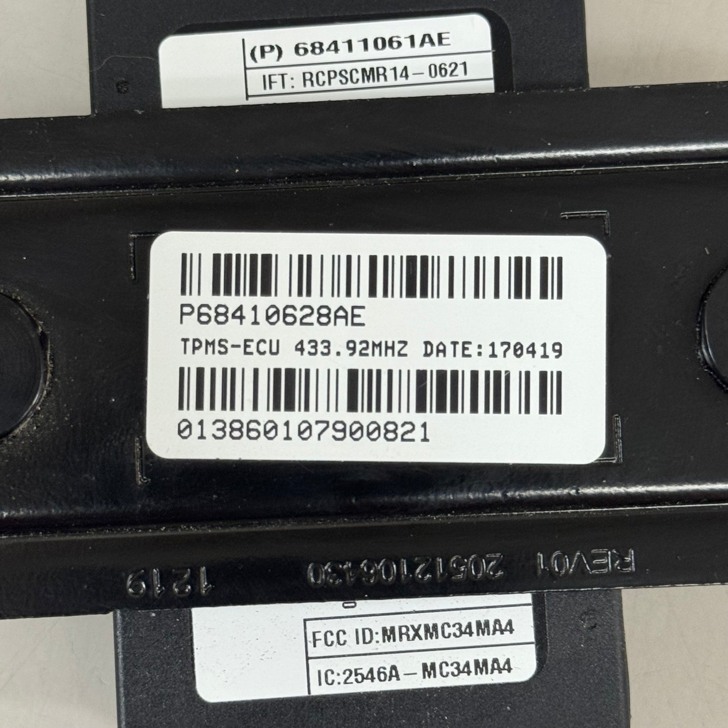 MOPAR Tire Pressure Monitoring Module For Jeep 68410628AE-001 (Distressed Packaging)